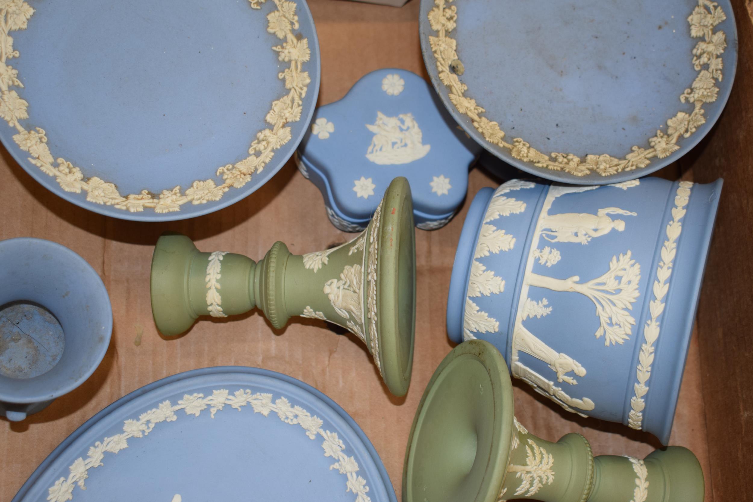 Wedgwood Jasperware in green and blue to include a pair of candlesticks, tazzas, vases, an oval - Image 3 of 4