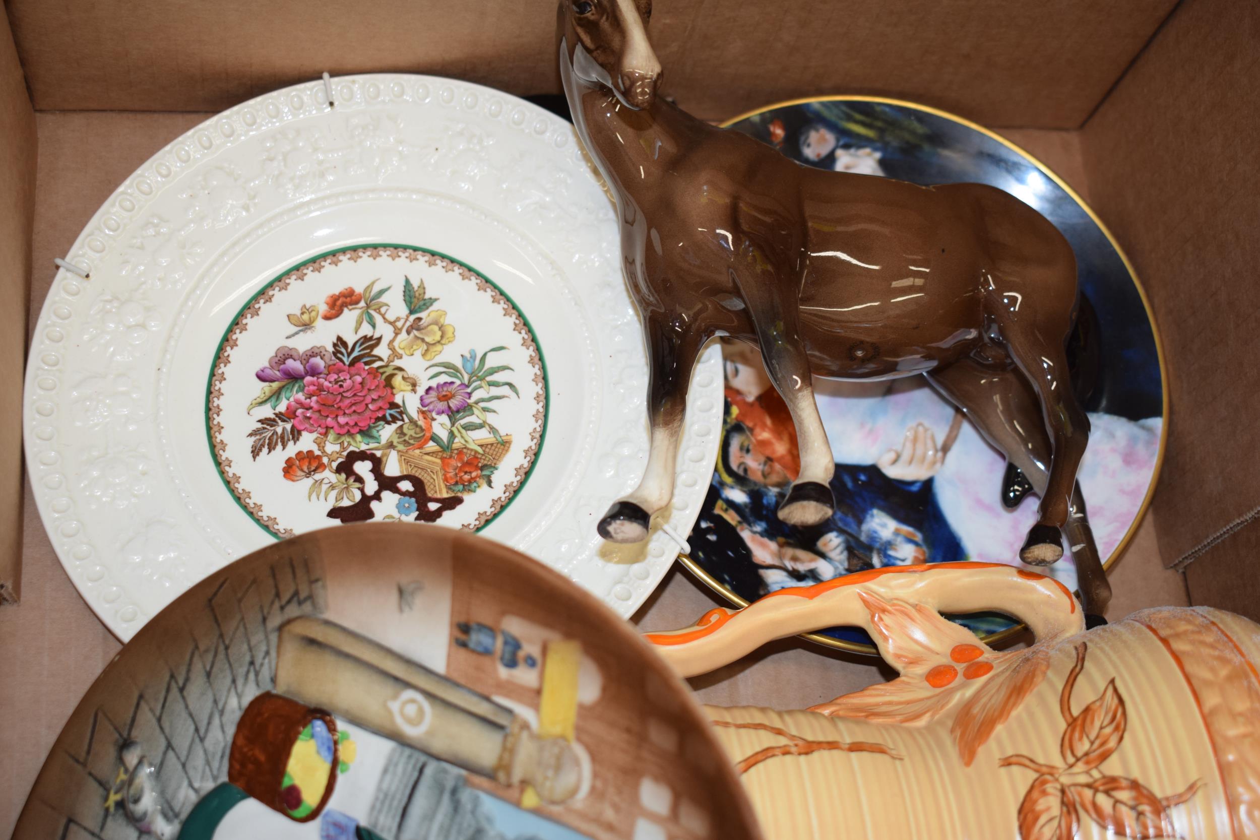Pottery to include a Beswick horse (af), a Doulton Balloon Seller embossed plate, a Nao figure ( - Image 2 of 4