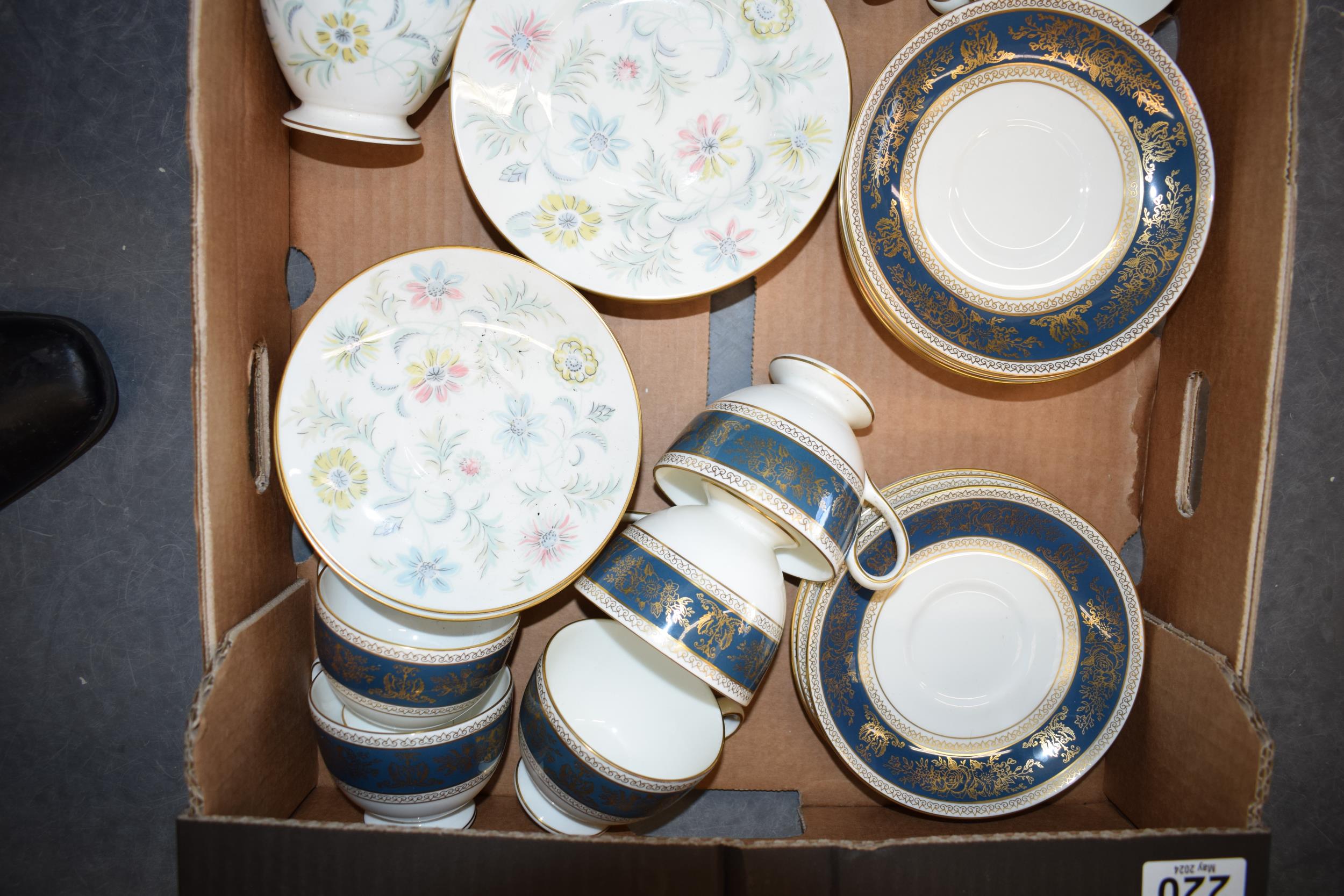 Part tea services to include Wedgwood Columbia and Minton Vanessa (Qty). Condition generally good - Bild 4 aus 4