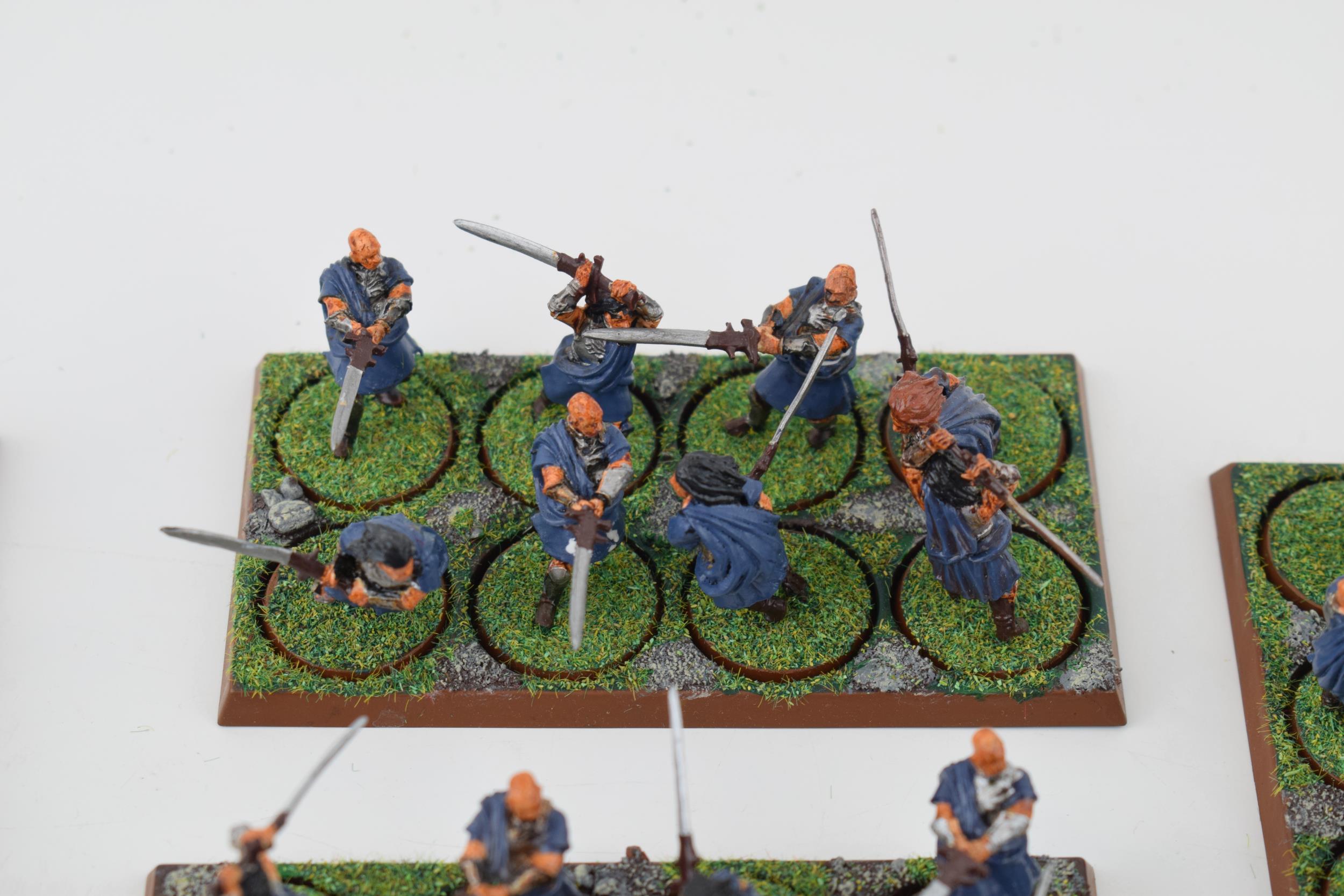 A collection of cast metal and plastic war-games and miniature figures by 'Games Workshop' from - Image 6 of 7