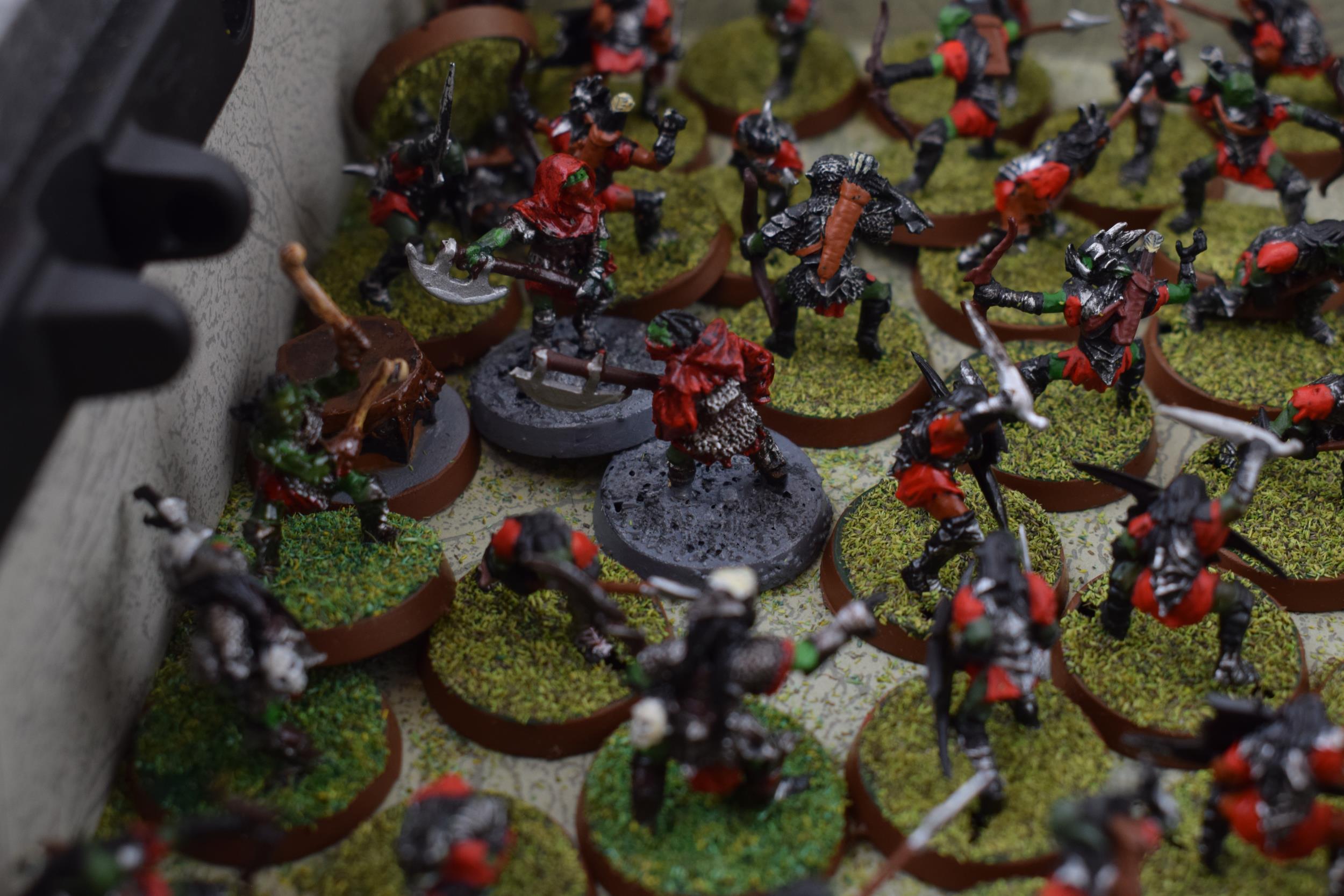 A collection of cast metal and plastic war-games and miniature figures by 'Games Workshop' from - Image 9 of 12