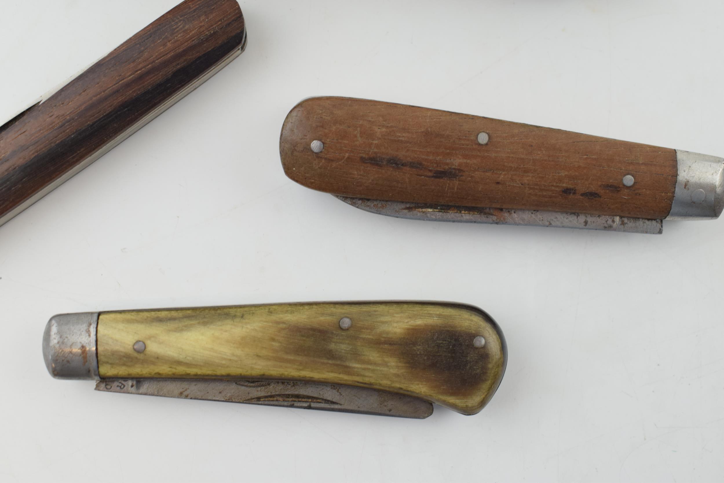 A collection of wooden handled pocket knives to include good examples by Joseph Rodgers, Taylors Eye - Image 2 of 6