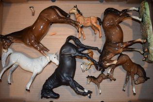 A collection of damaged Beswick to include a grey Xayal, a mare and foal on base and others (Qty),