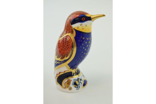 Royal Crown Derby paperweight, Bee-eater, 10cm high, date code for 2003 (MMIII), gold stopper, red - Image 2 of 3