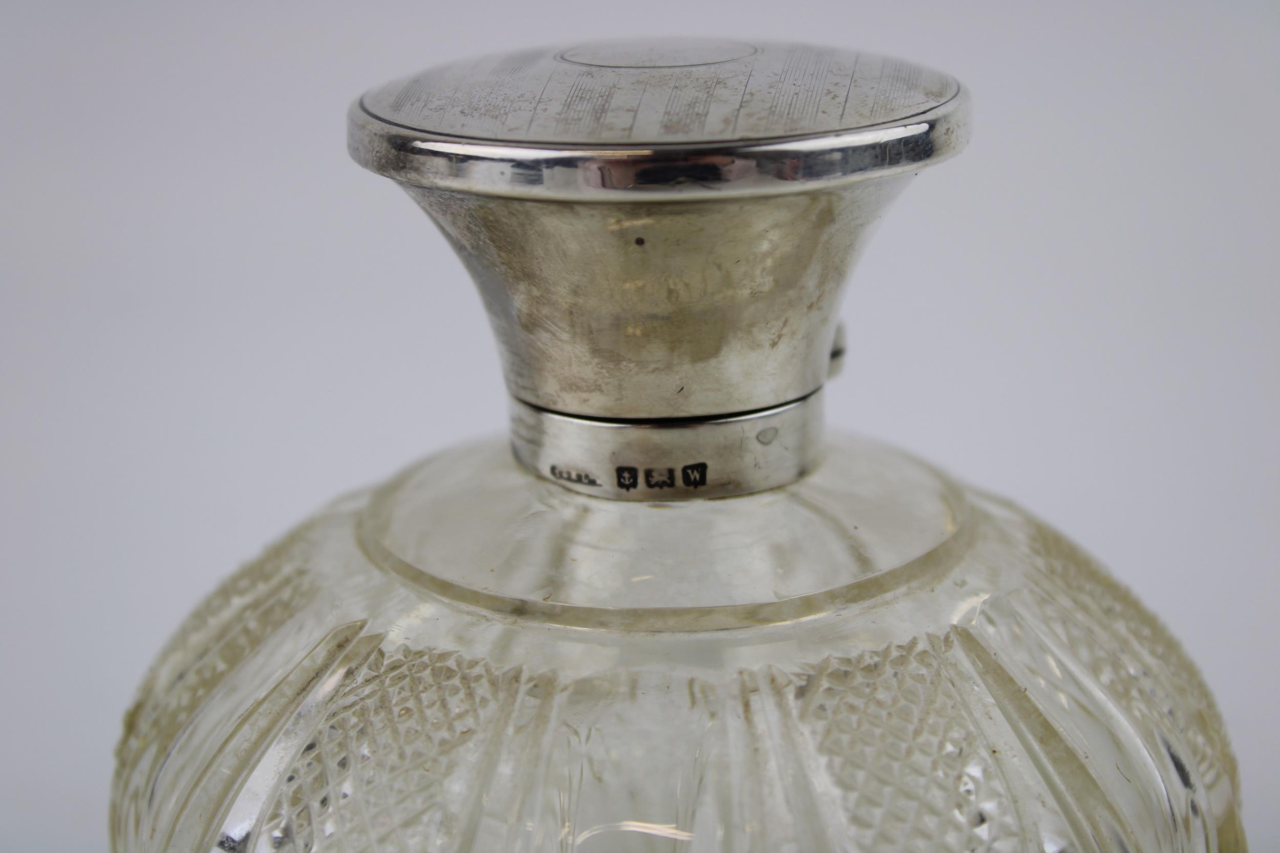 Silver perfume bottle, Birmingham 1924, H&M Ltd, with stopper, 10cm tall. - Image 3 of 4