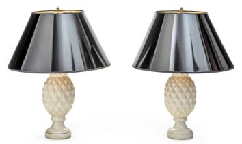 Ein Paar Tischlampen in Ananasform