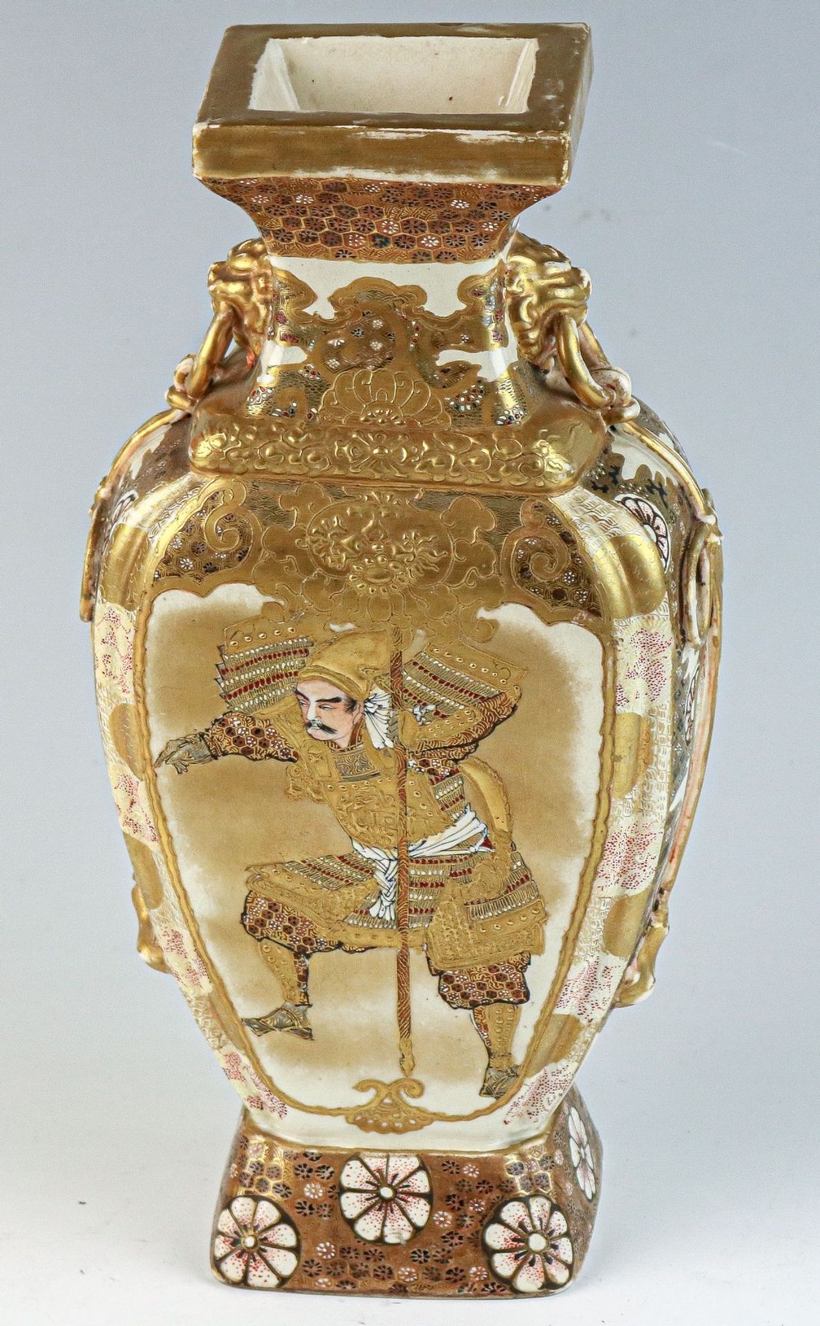Vierkantige Satsuma-Vase mit gerundeten Ecken Japan - Image 2 of 3