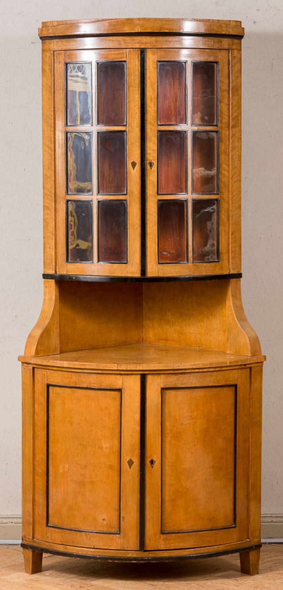 Biedermeier-Eckschrank Um 1820/30