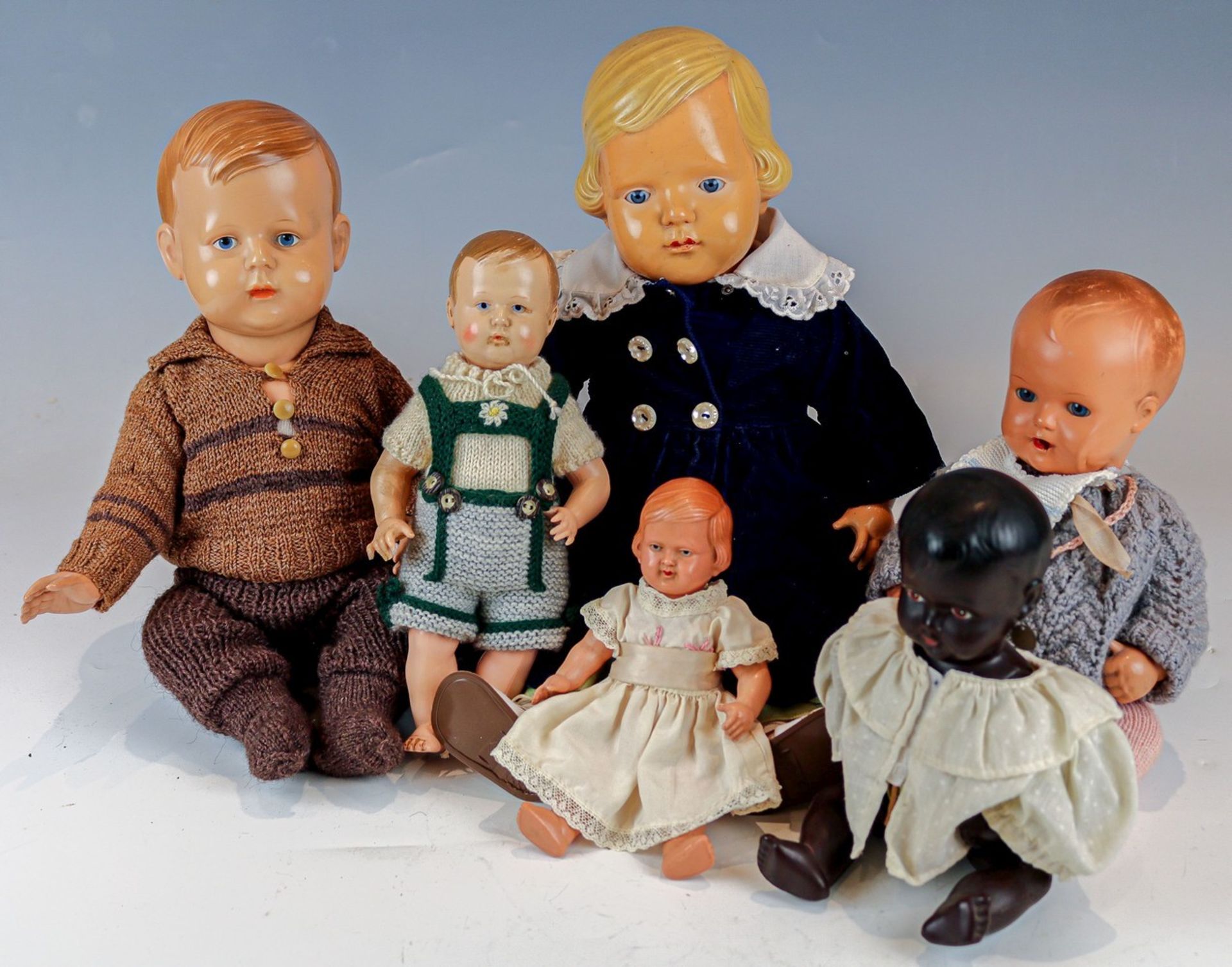 Sechs Zelluloid-Puppen um 1920/50