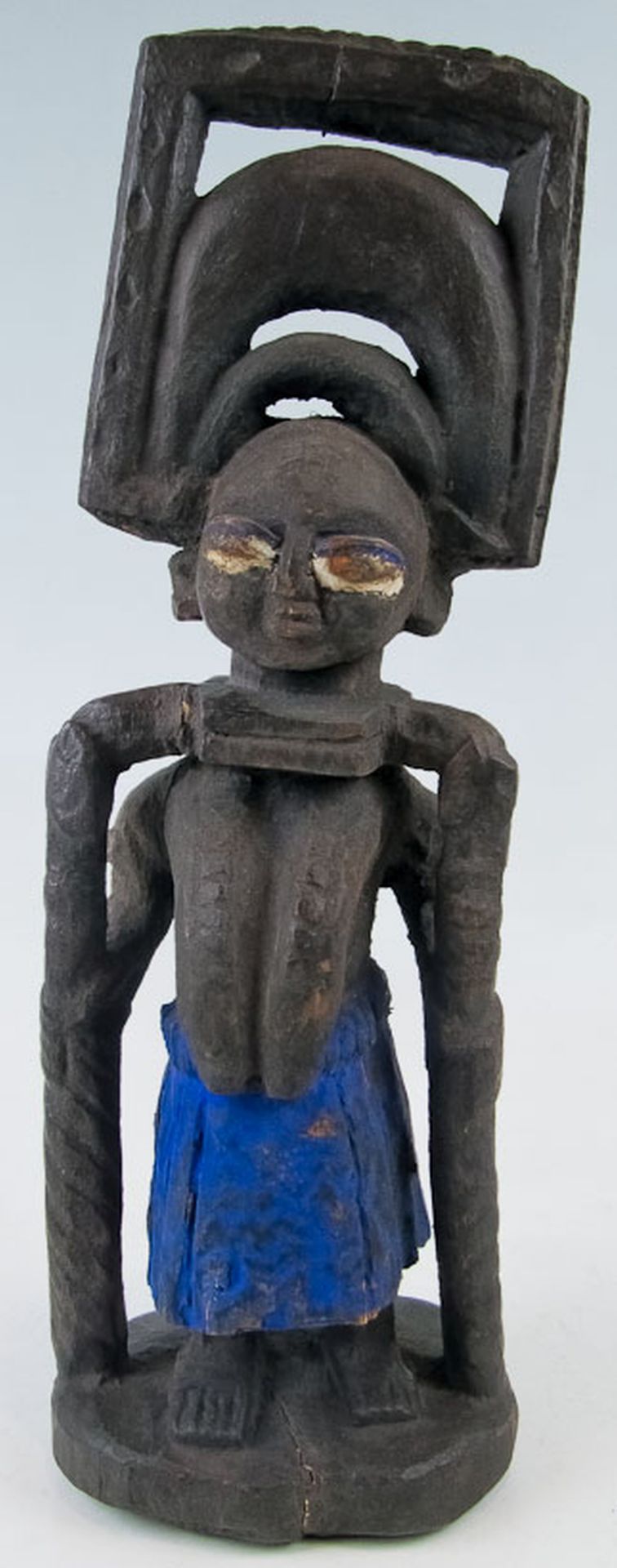 Stehende weibliche Ahnenfigur Yoruba, Nigeria