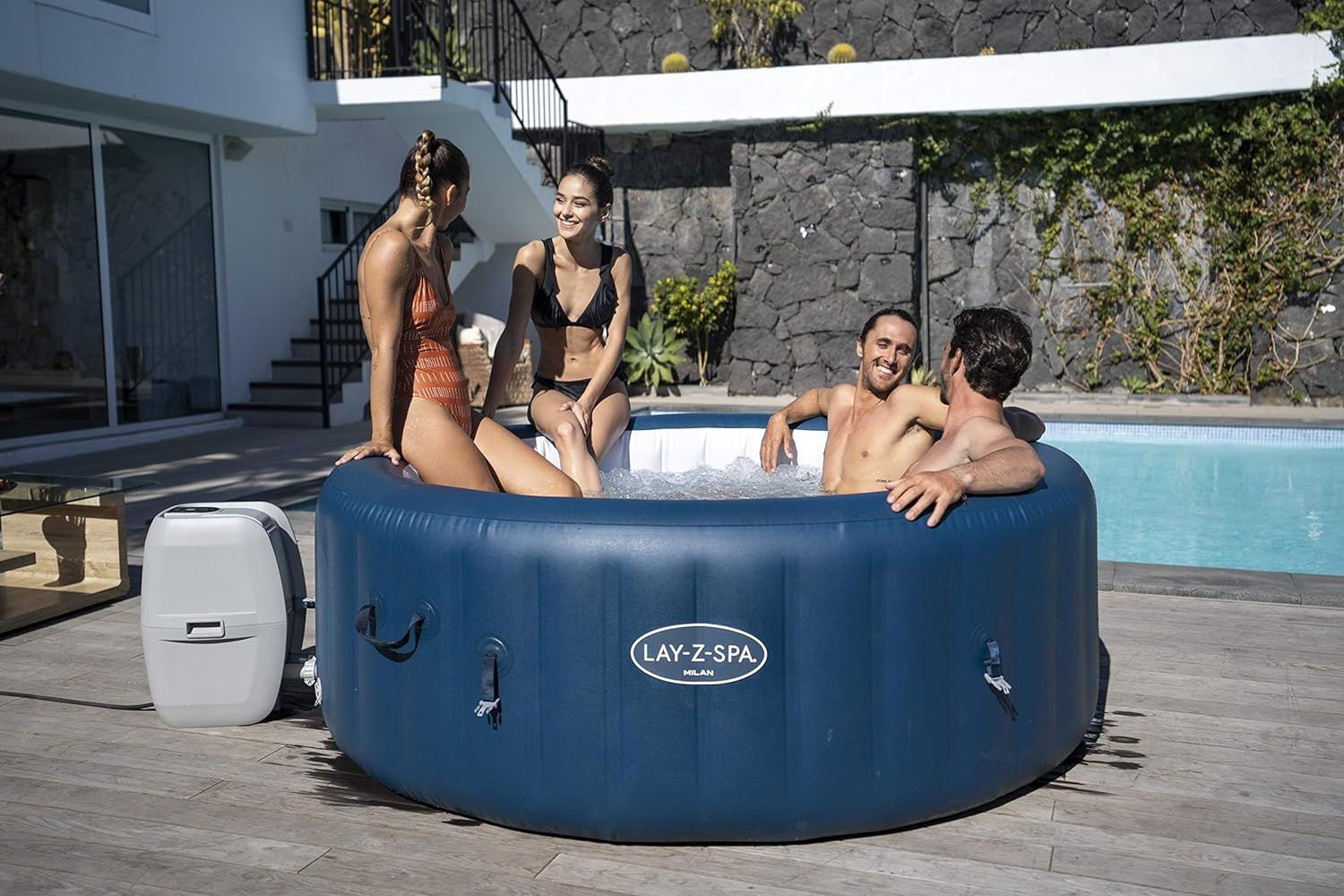 OVER £600,000 OF NEW HOT TUBS TO CLEAR INC LAZ-Y SPASC & CLEVER SPAS!! END OF SEASON SALE WITH OVER 1000 HOTTUBS... ALL STARTING BIDS £20!!