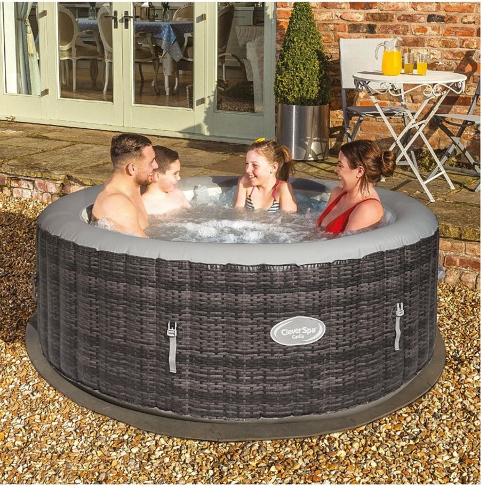 NEW DELIVERY OF CLEVER SPA HOT TUBS.. HUGE SAVINGS TO BE HAD!!!