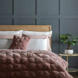 RRP £ 189.99 -Cyra Opulent Bedspread Colour: Blush