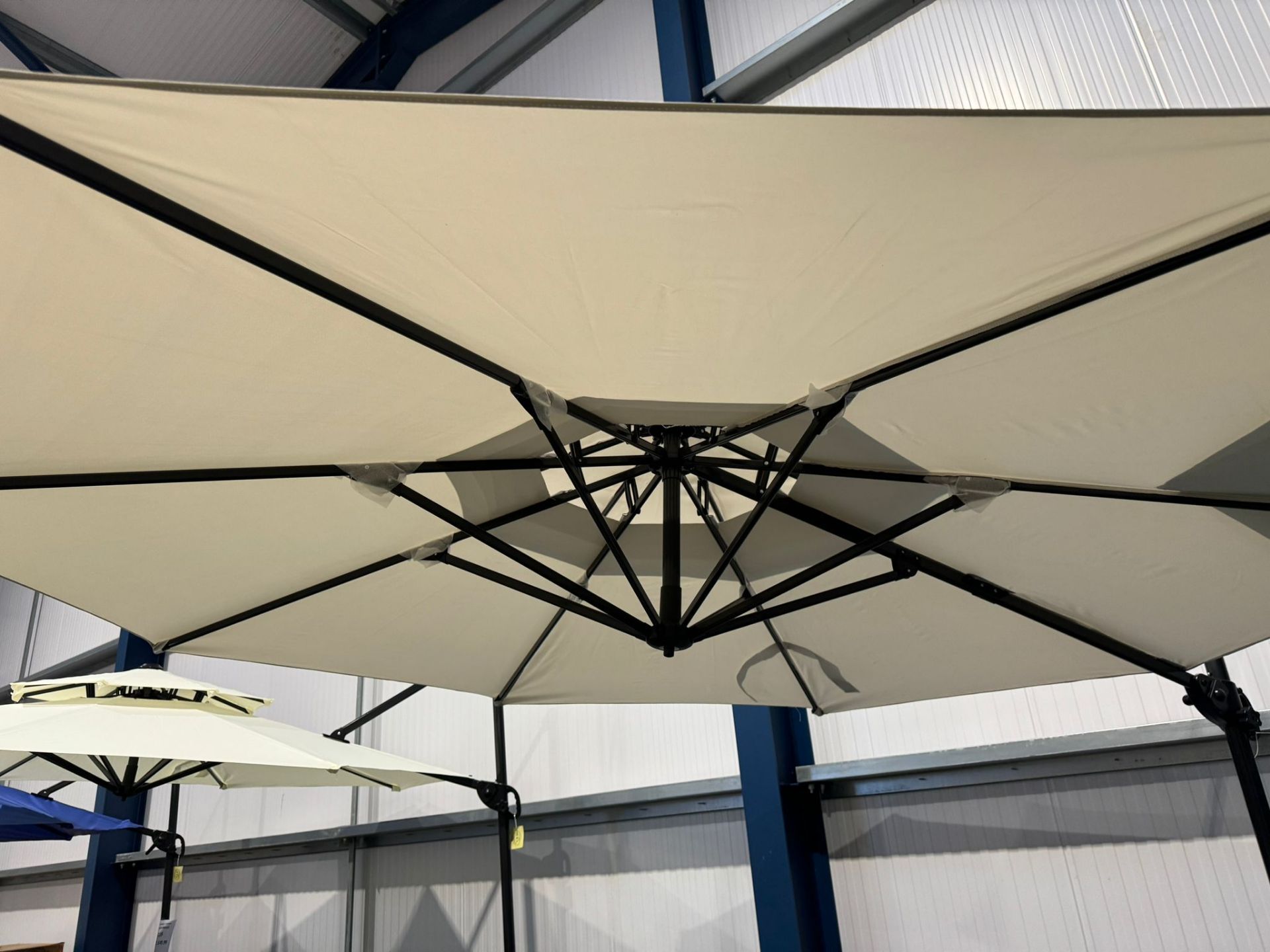 RRP £129.99 - BRAND NEW LIGHT CREAM BANANA PARASOL - Image 2 of 3