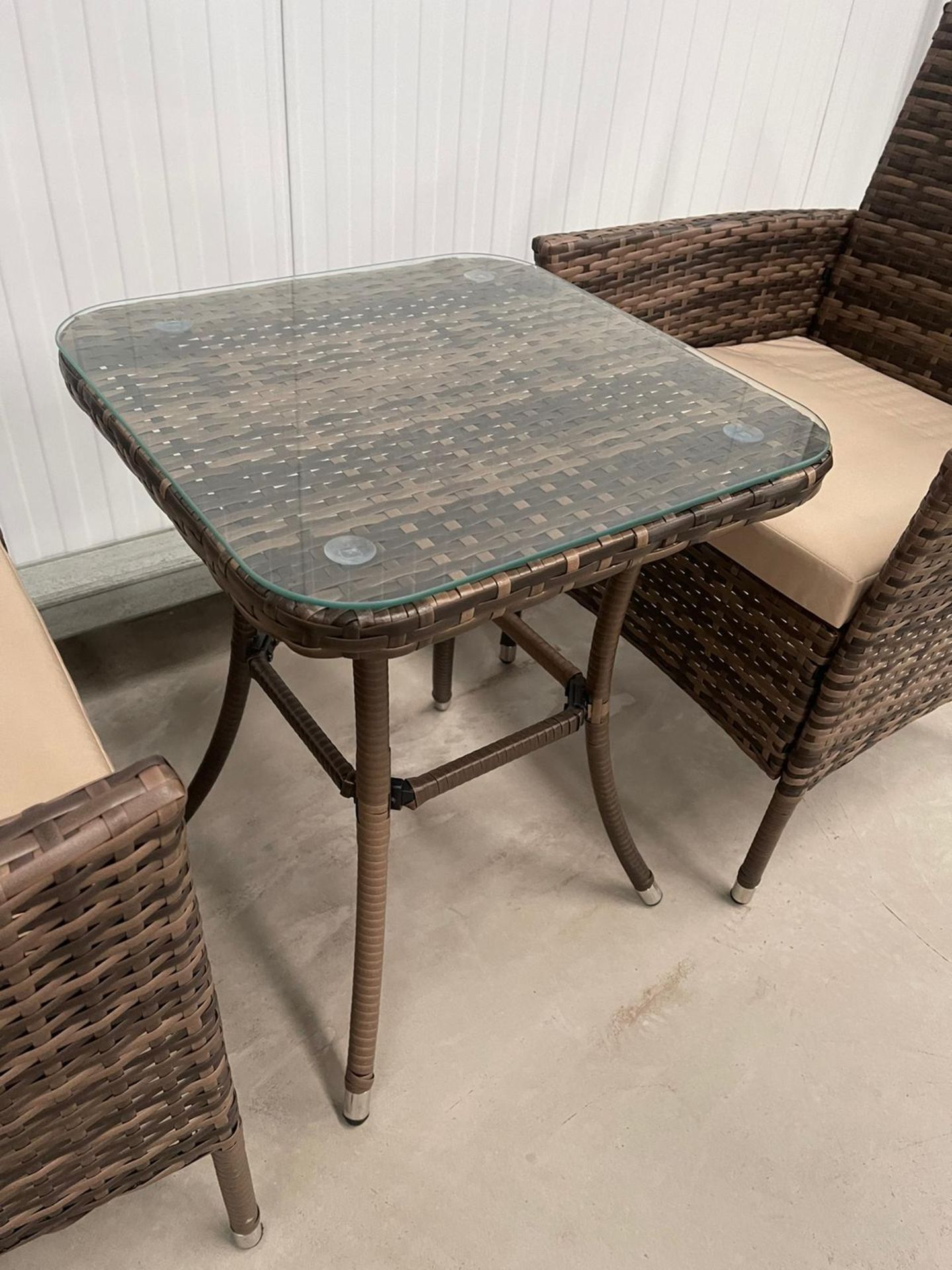 RRP £229 - NEW BROWN BISTRO SET WITH TALL TABLE. TABLE 46 X 46 X 62CM, CHAIR 51 X 60 X 83XM - Image 3 of 4
