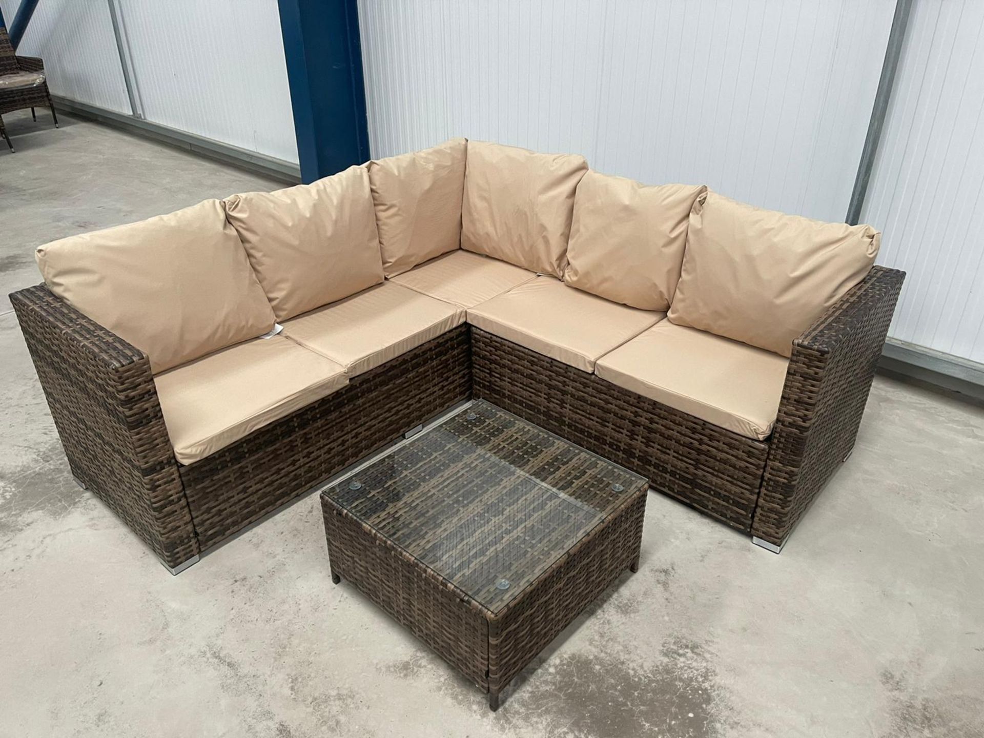 RRP £699 - NEW BROWN SIX SEATER CORNER SOFA WITH GLASS TOPPED COFFEE TABLE