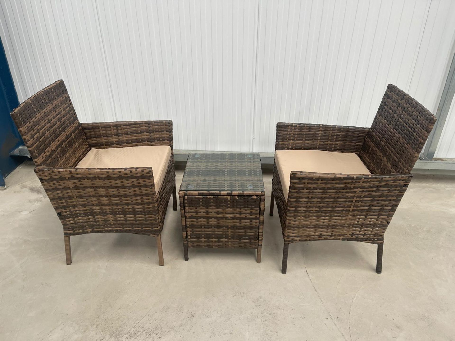 RRP £199 - NEW BROWN BISTRO SET. TABLE 40 X 40 X 45CM, CHAIR 52 X 56 X 83CM74 - Image 2 of 3