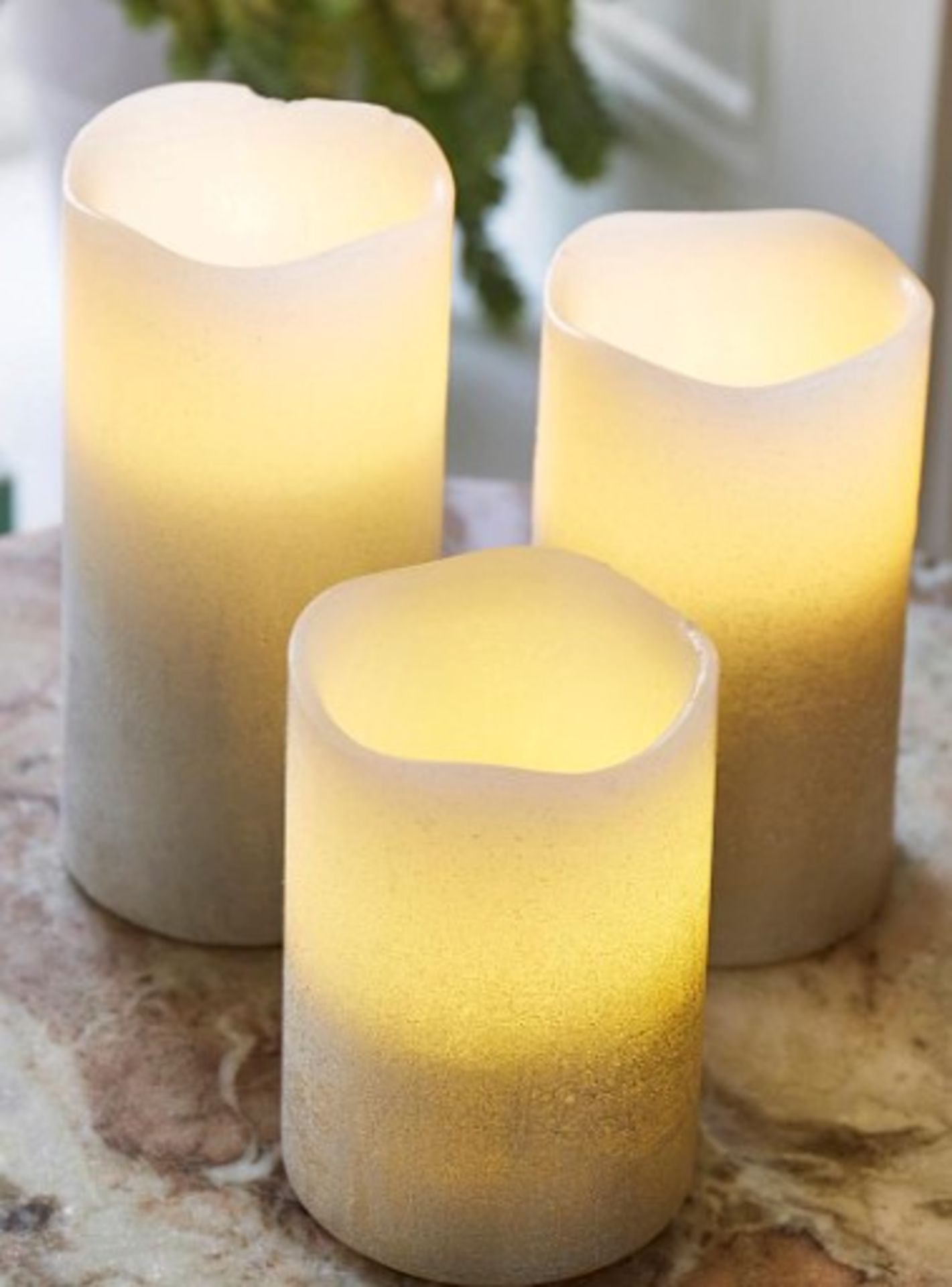 RRP £19 - Set of 3 Silver Ombre LED Candles GG9022