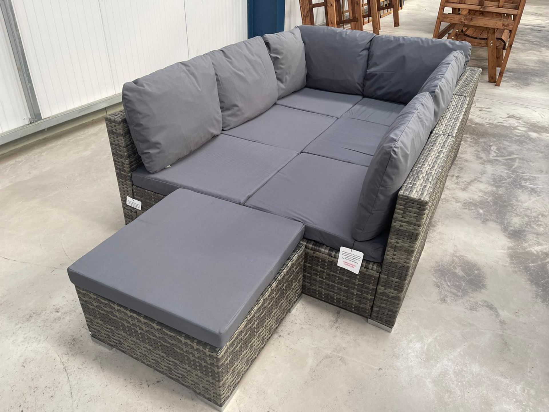 RRP £899 - NEW GREY U-SHAPED MODULAR SOFA WITH GLASS TOPPED COFFEE TABLE. VERY VERSITILE SET THAT - Image 5 of 9