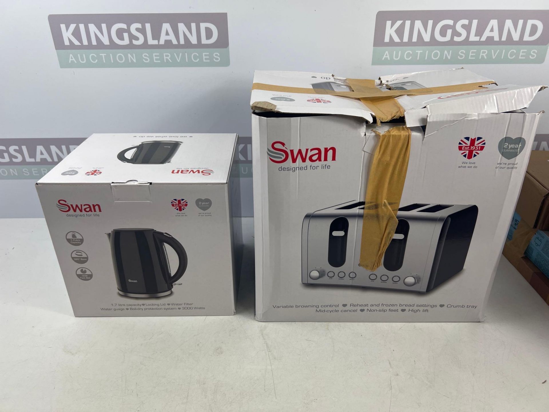 SWAN KETTLE AND 4 SLICE TOASTER