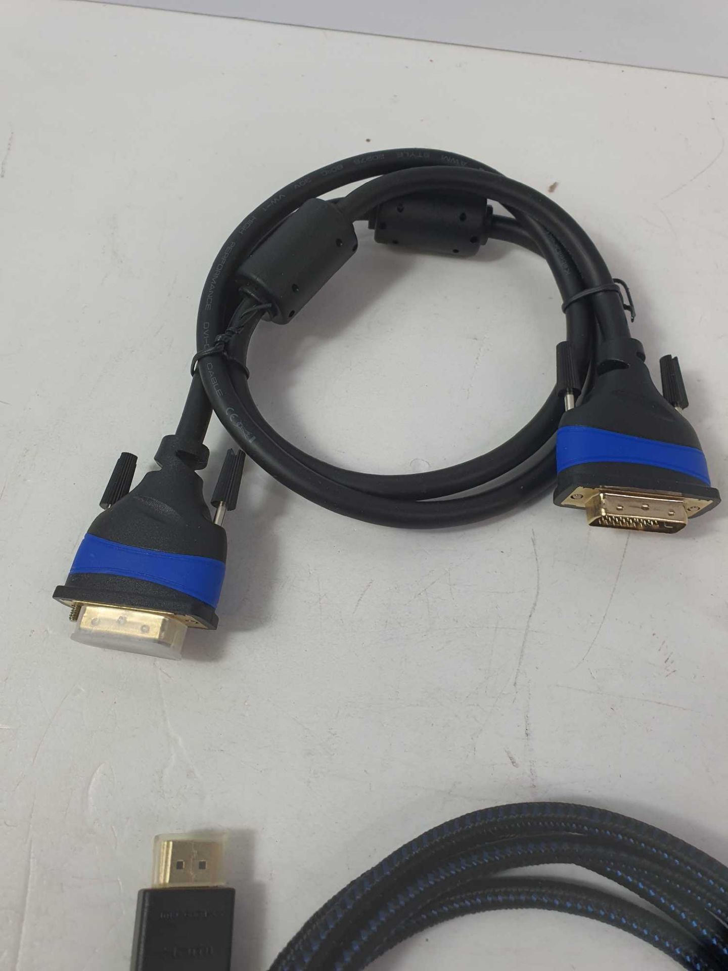 SELECTION OF DIFFERENT CABLES - Image 2 of 6