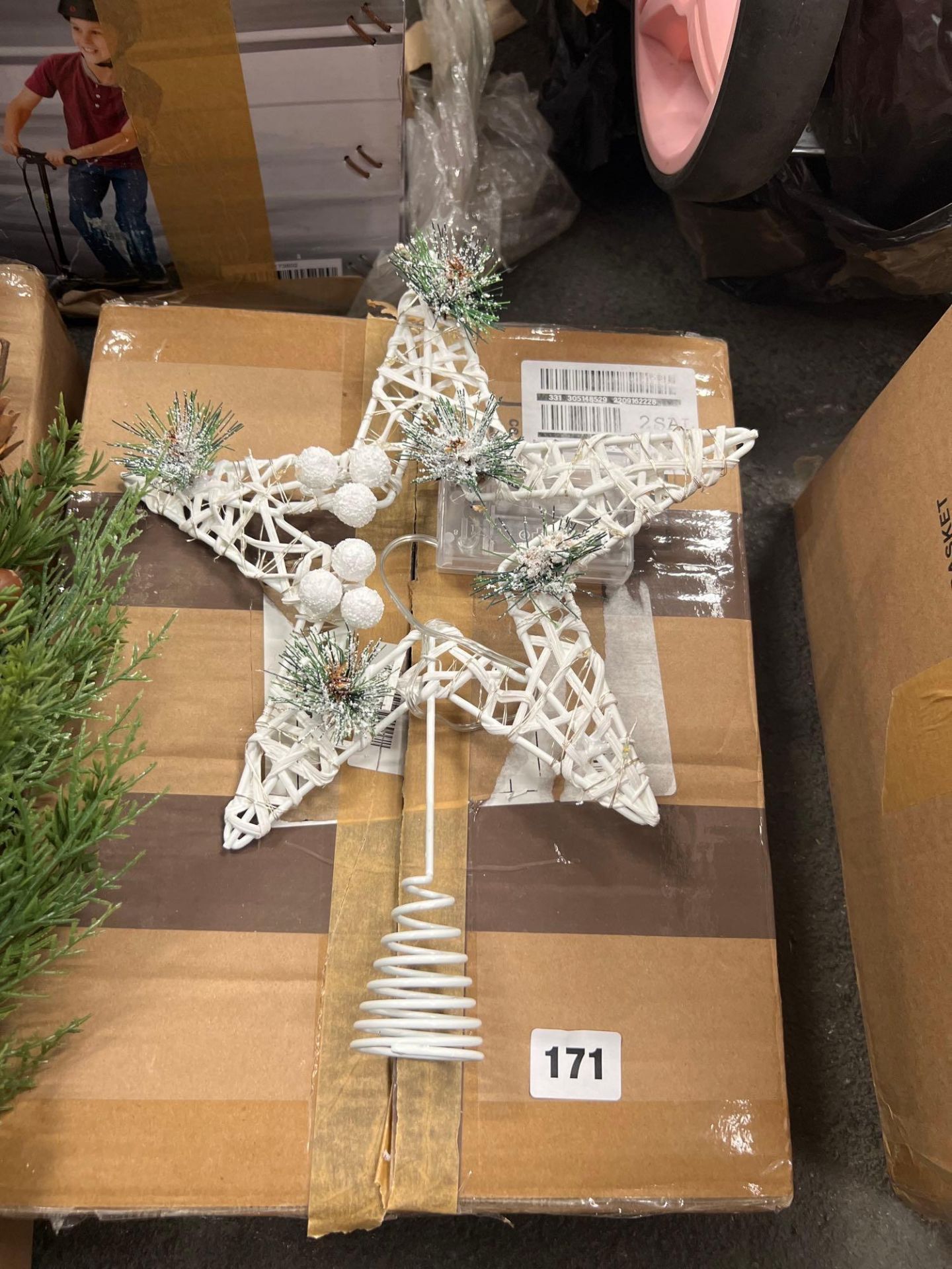RRP £15.99 - Pre Lit White Star Christmas Tree Topper VIPV1 - Image 2 of 3