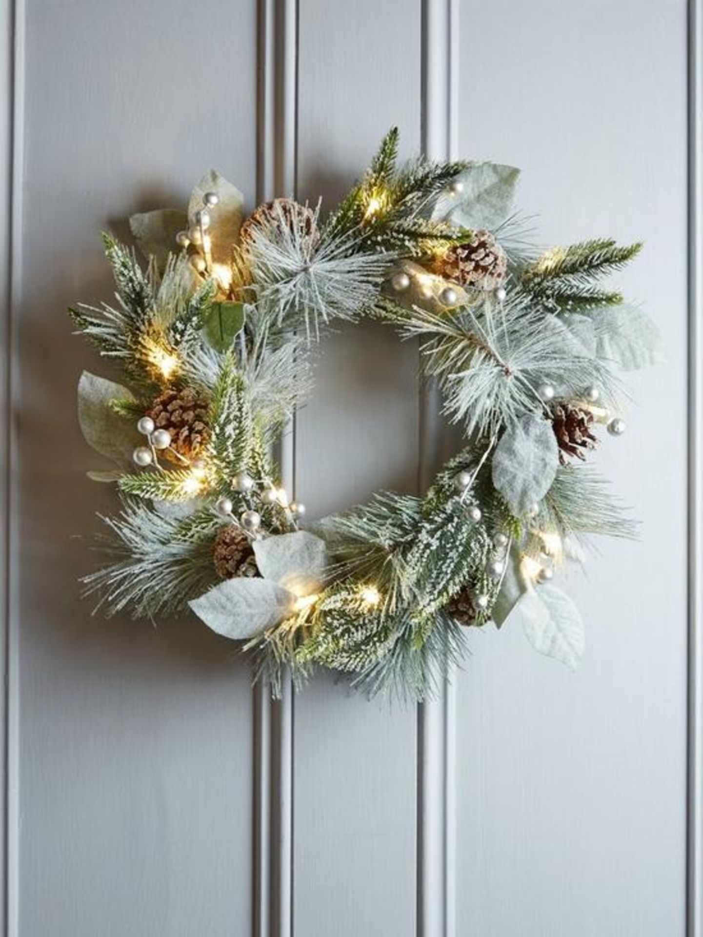 RRP £22.99 - Pinecones Pre-Lit Christmas Wreath - 45 cm UVYNS