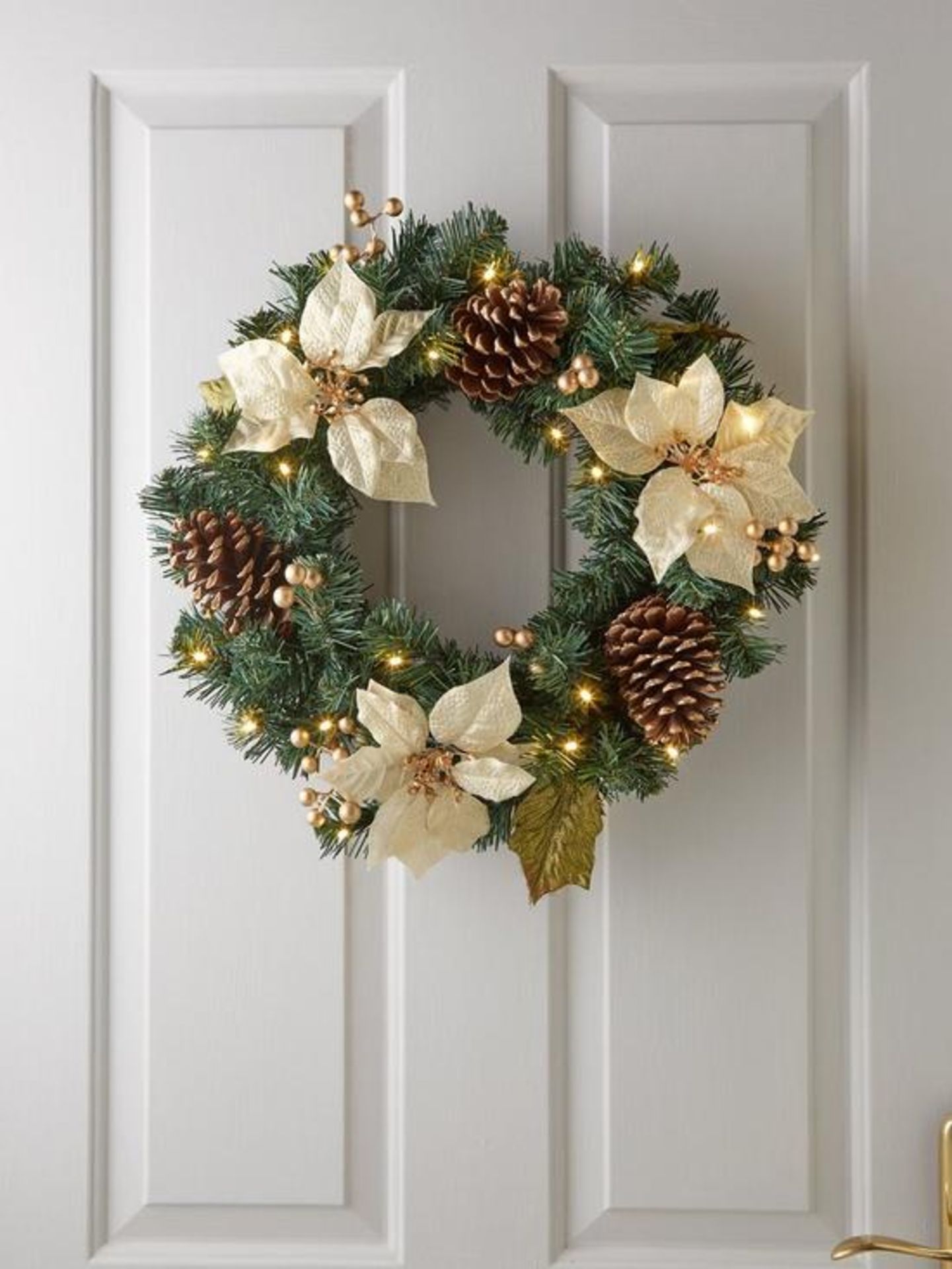 RRP £19.99 - Poinsettia Pre Lit Christmas Wreath - Gold VIPV9