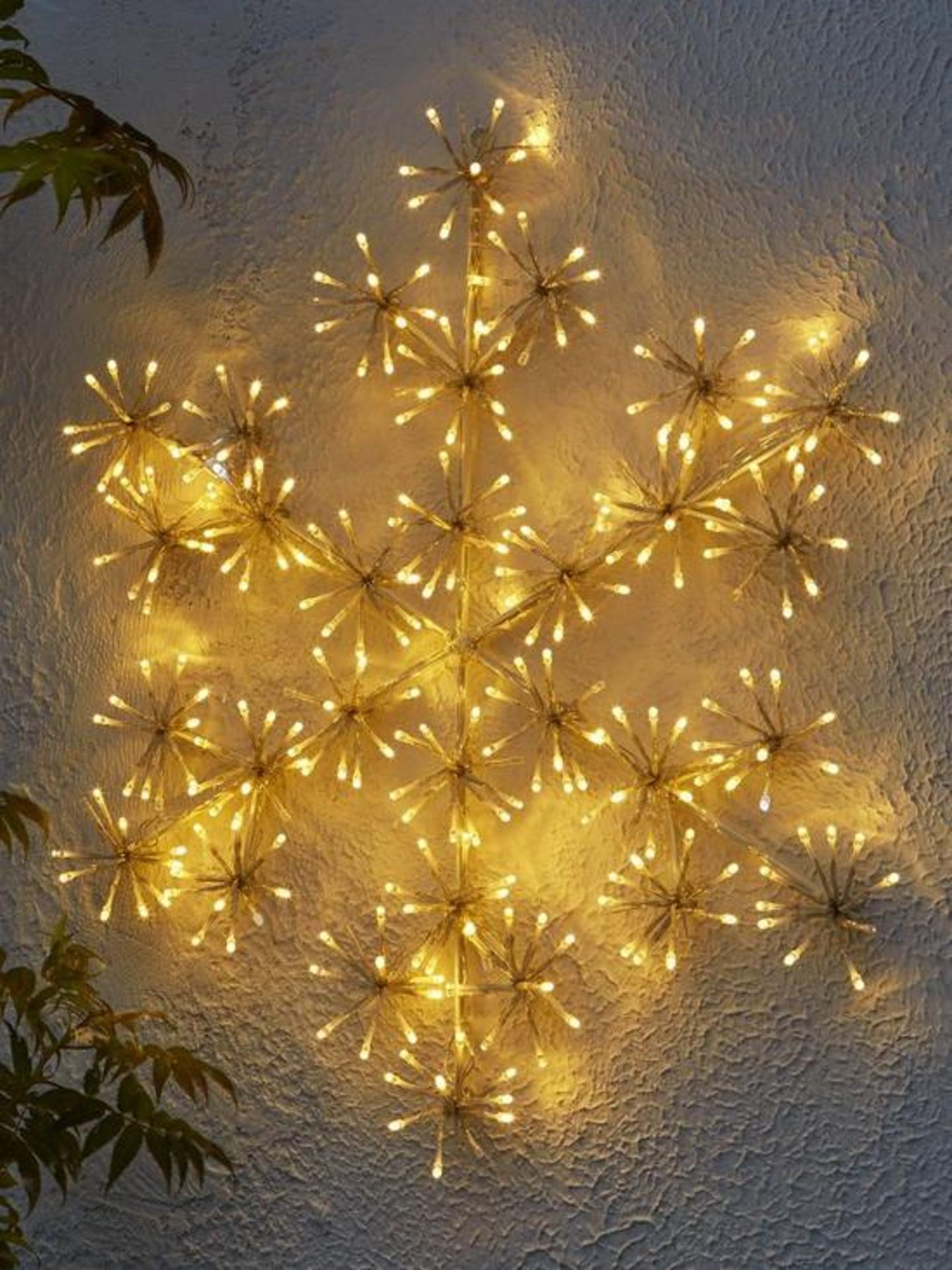 RRP £55.99 - Snowflake Light Outdoor Christmas Decoration Q6TAG