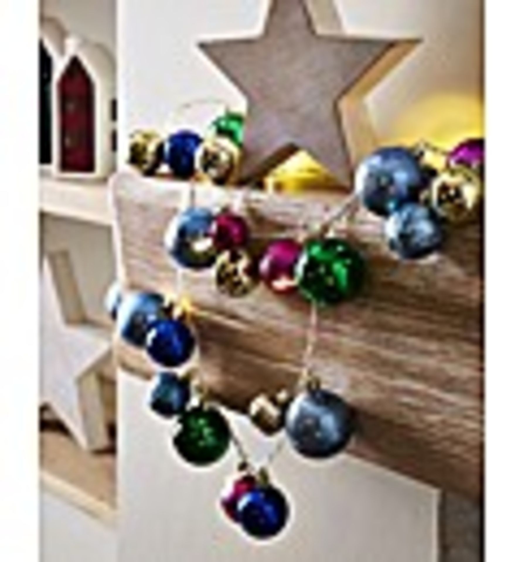 RRP £12 - LIT BAUBLE GARLAND MT5218 01