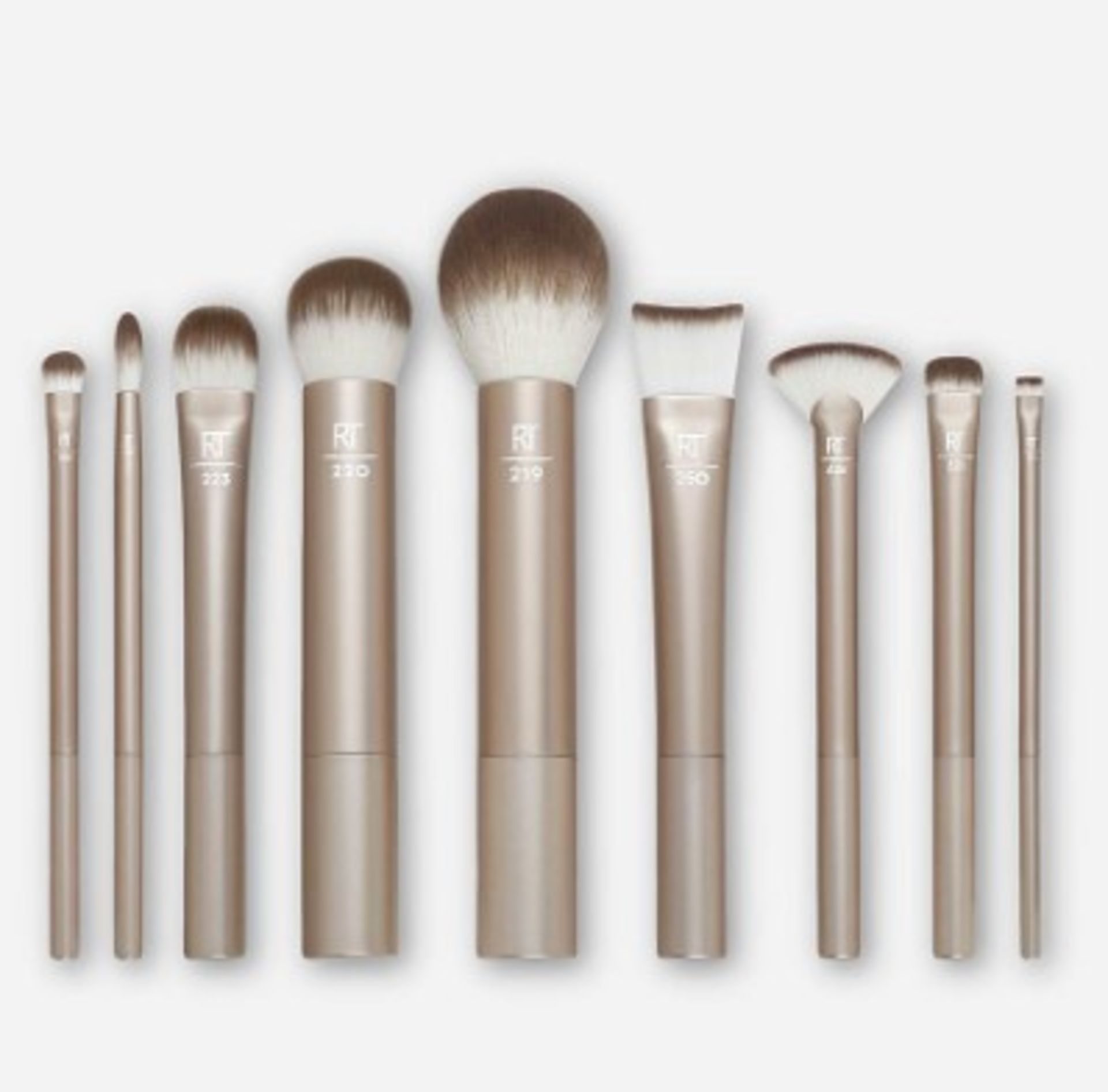 RRP £30.00 - Real Techniques Au Natural Complete Brush Kit