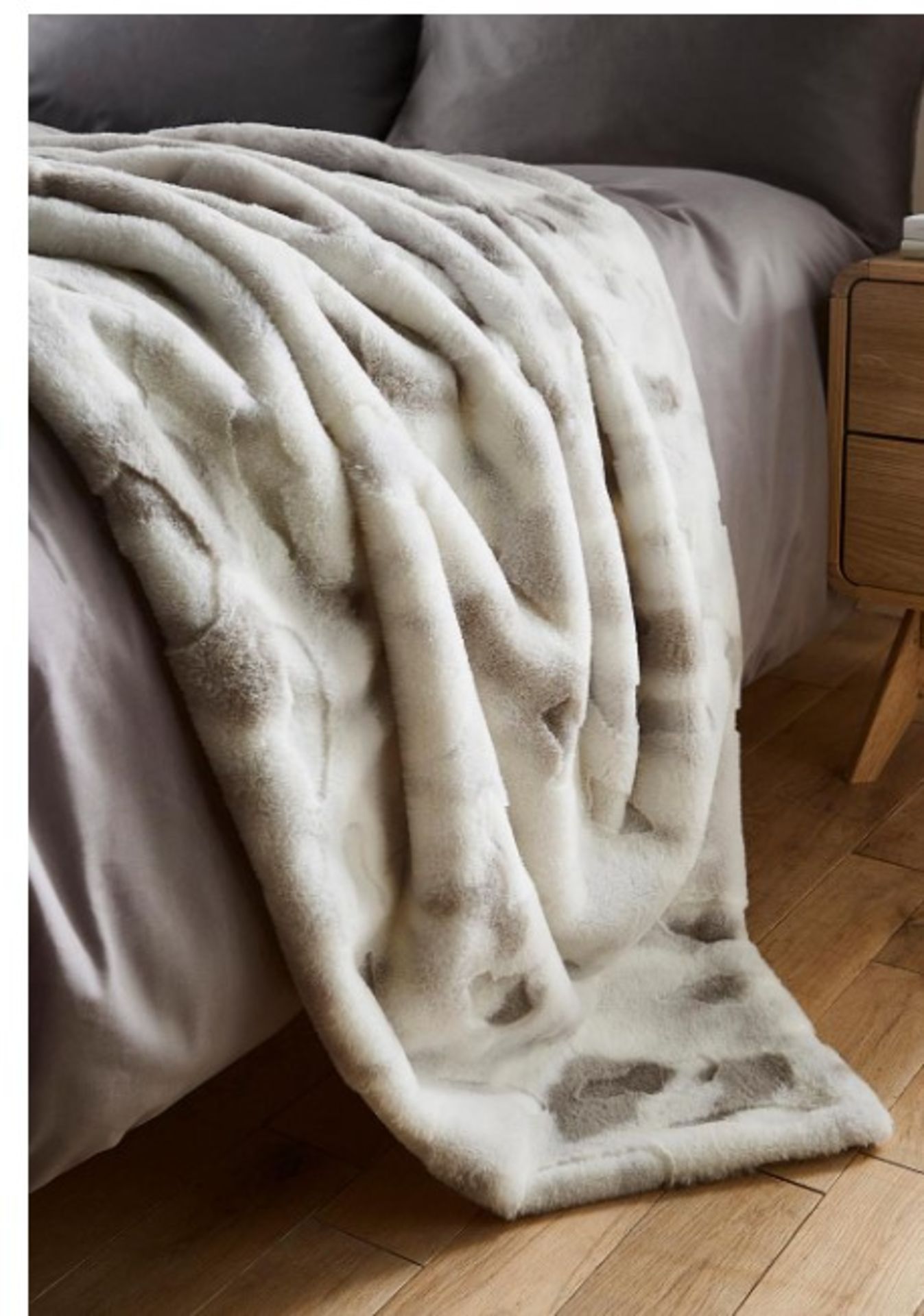 RRP £42.00 - Tonal Bubble Faux Fur Throw