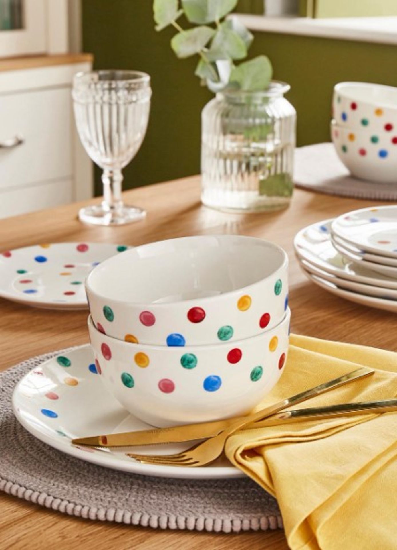 RRP £40 - Julipa Polka Dot 12 Piece Dinner Set LS2183