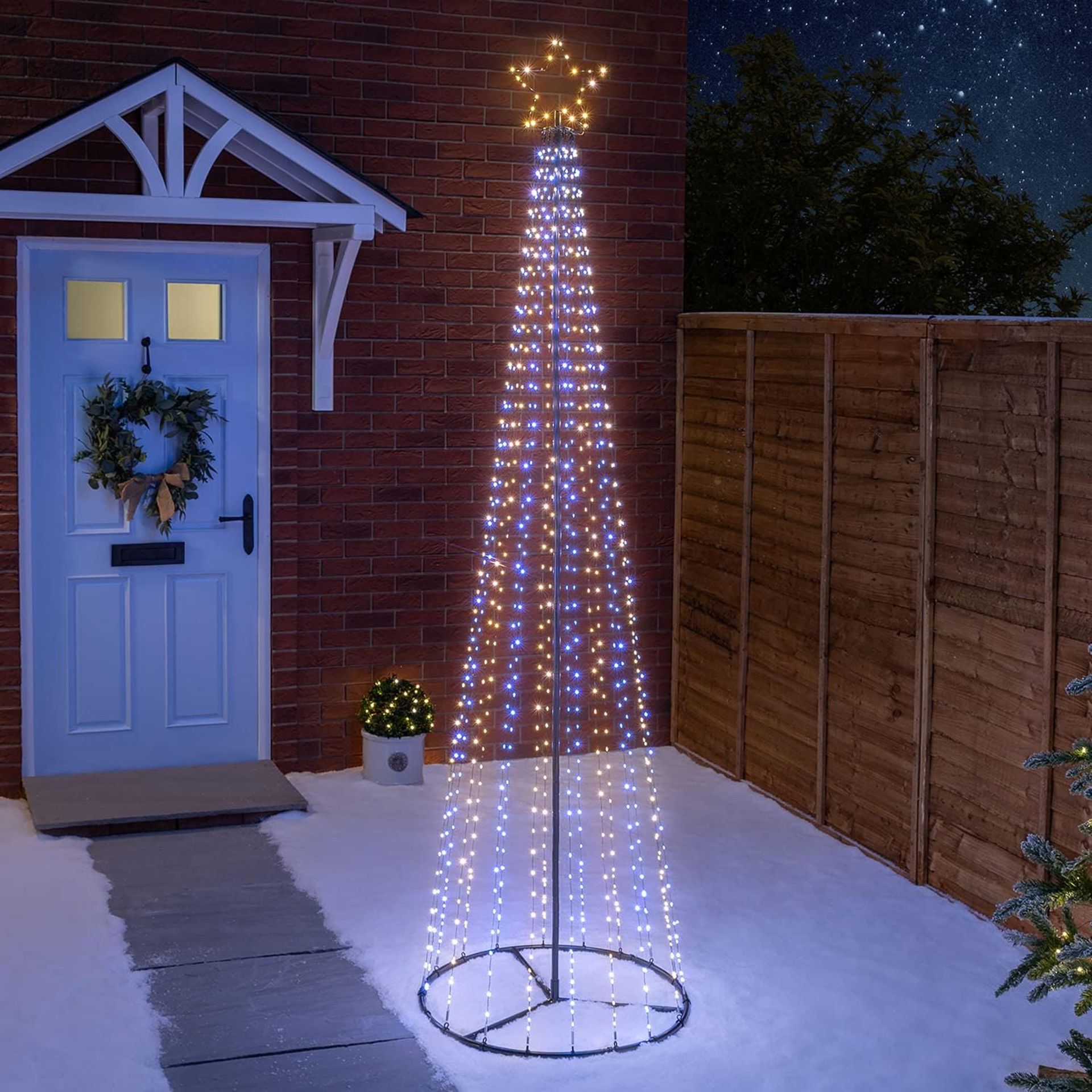 RRP £54 - PYRAMID TREE ZM0587 01