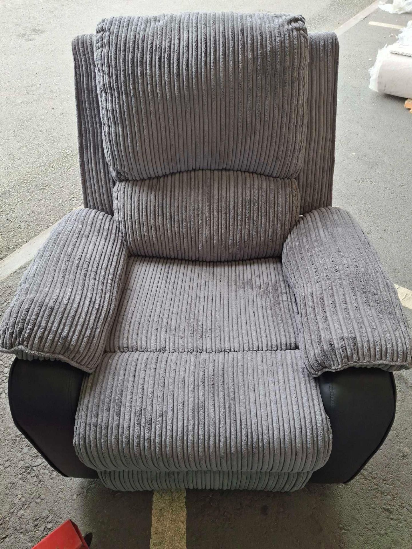 Trevon Upholstered Arm Chair Should Recline But Not Working