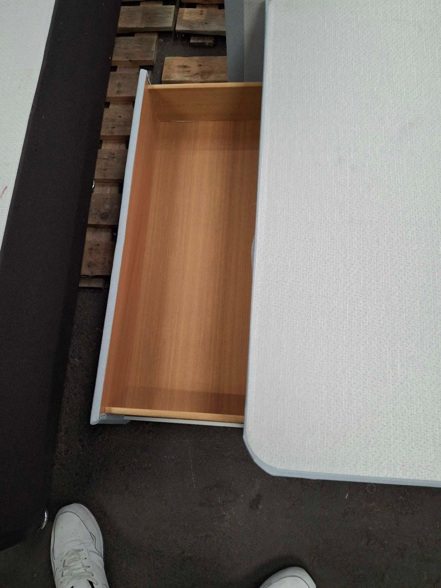 1 Divan Bed Base 4 Foot 2 Drawer Colour Iris/Light Blue missing 1 Foot. - Image 3 of 4