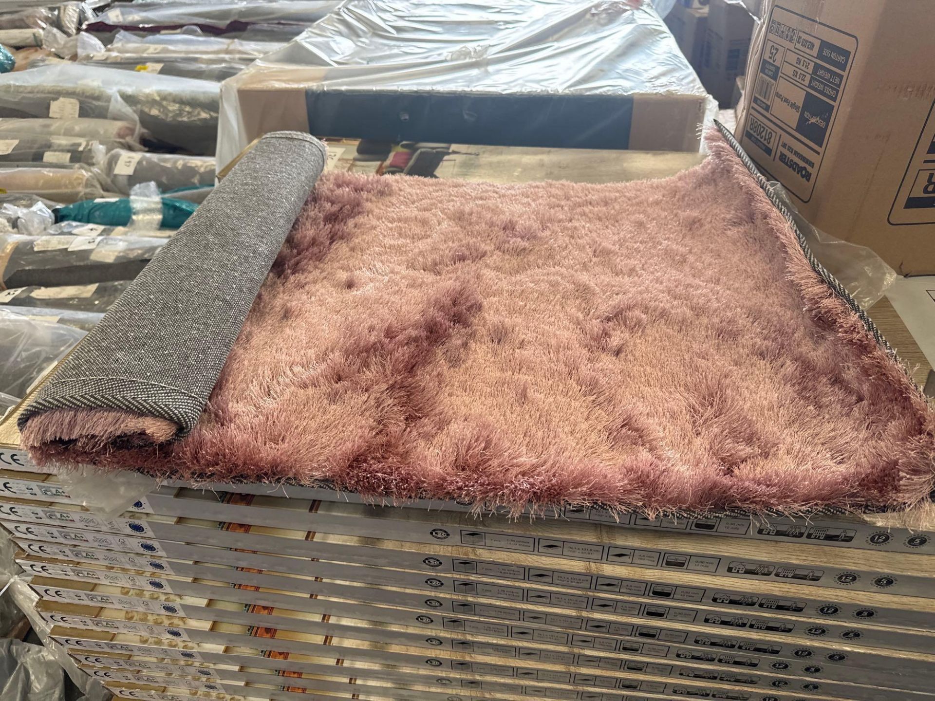 RRP £36.00 - SHIMMER SHAGGY RUG BLUSH 60X120 OB434 - Image 2 of 2