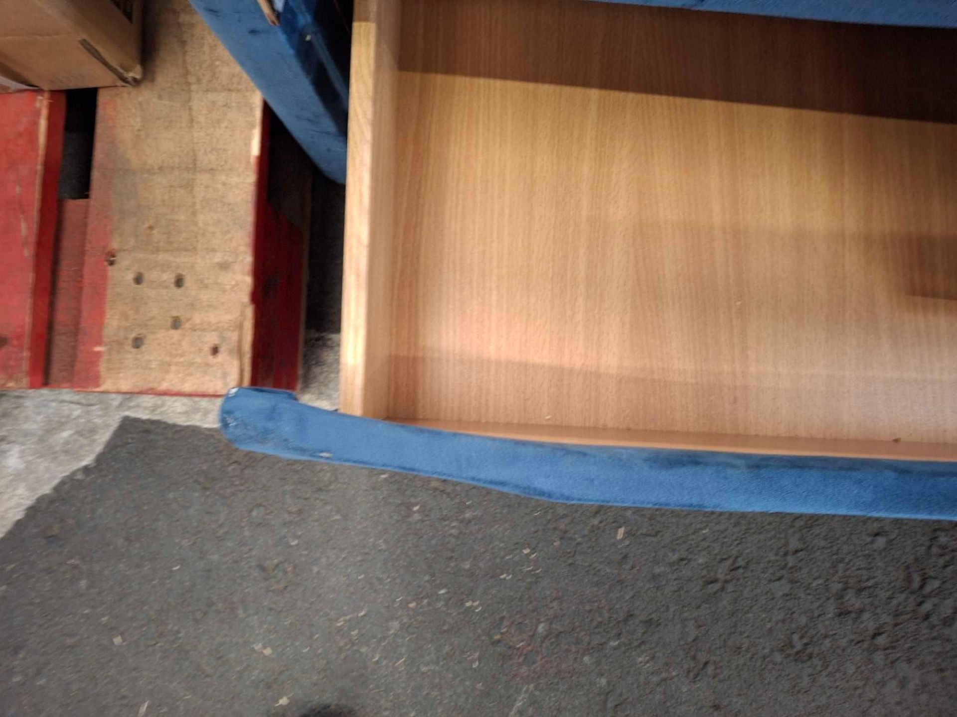 Sleepright Divan 4 Drawer Bed Base 6 Foot Kingsize Colour Blue 1 Draw Is Broken - Image 4 of 4