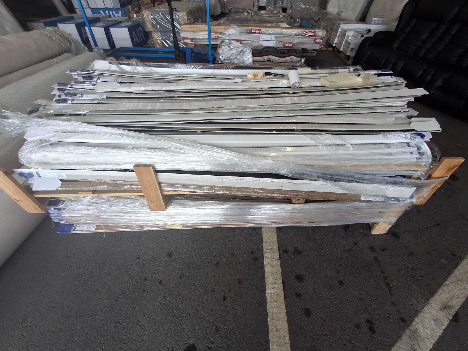 1 Pallet Of Door Bars All various Colours