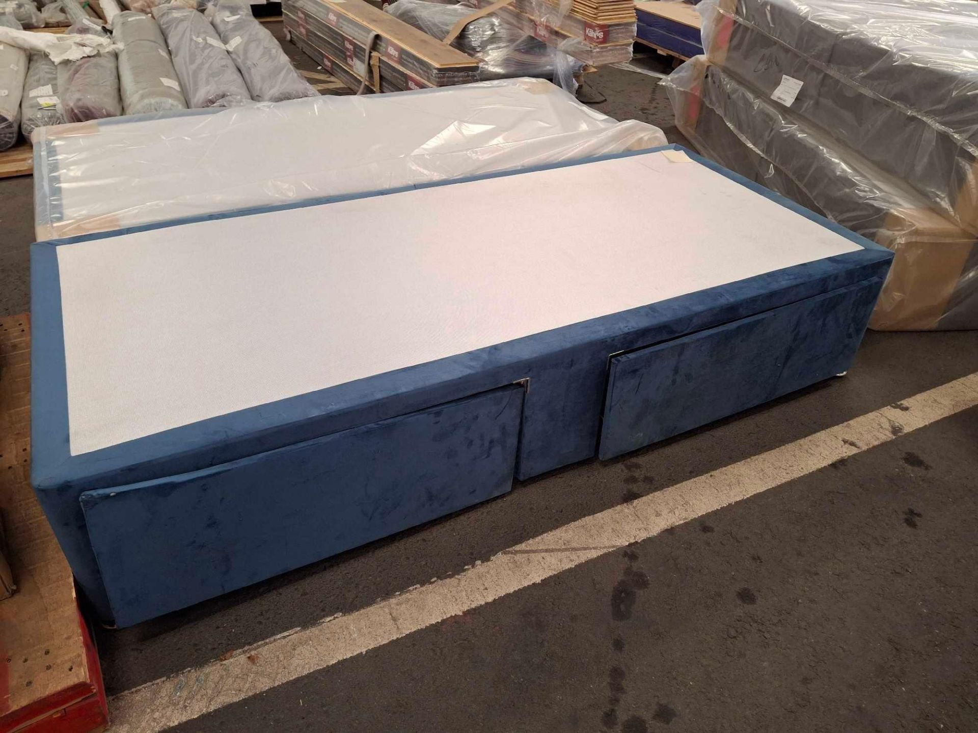 Sleepright Divan 4 Drawer Bed Base 6 Foot Kingsize Colour Blue 1 Draw Is Broken - Image 3 of 4