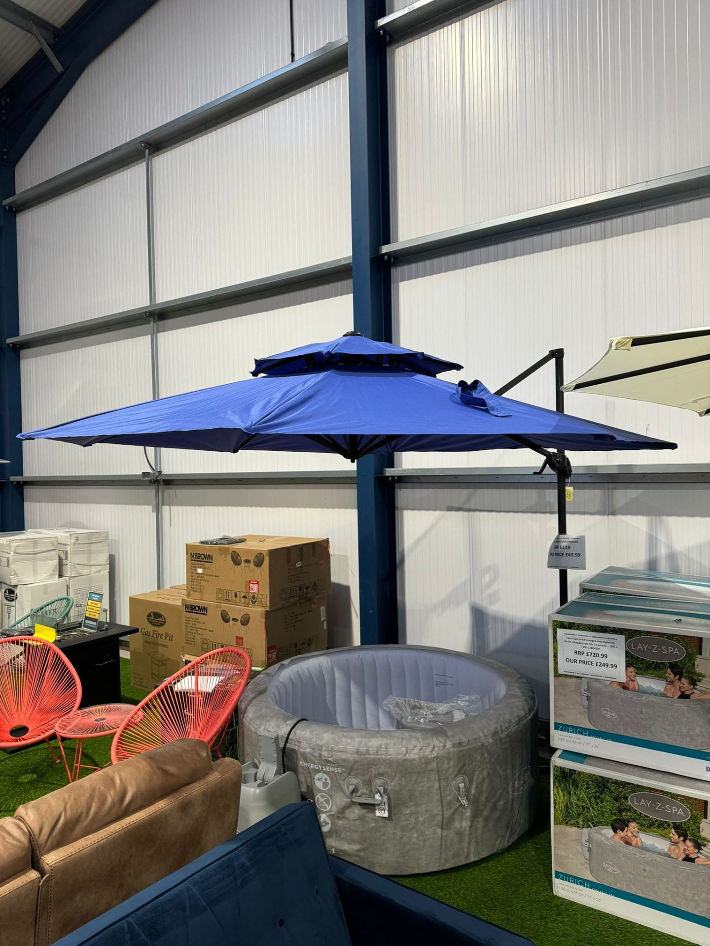 RRP £129.99 - BRAND NEW BLUE BANANA PARASOL