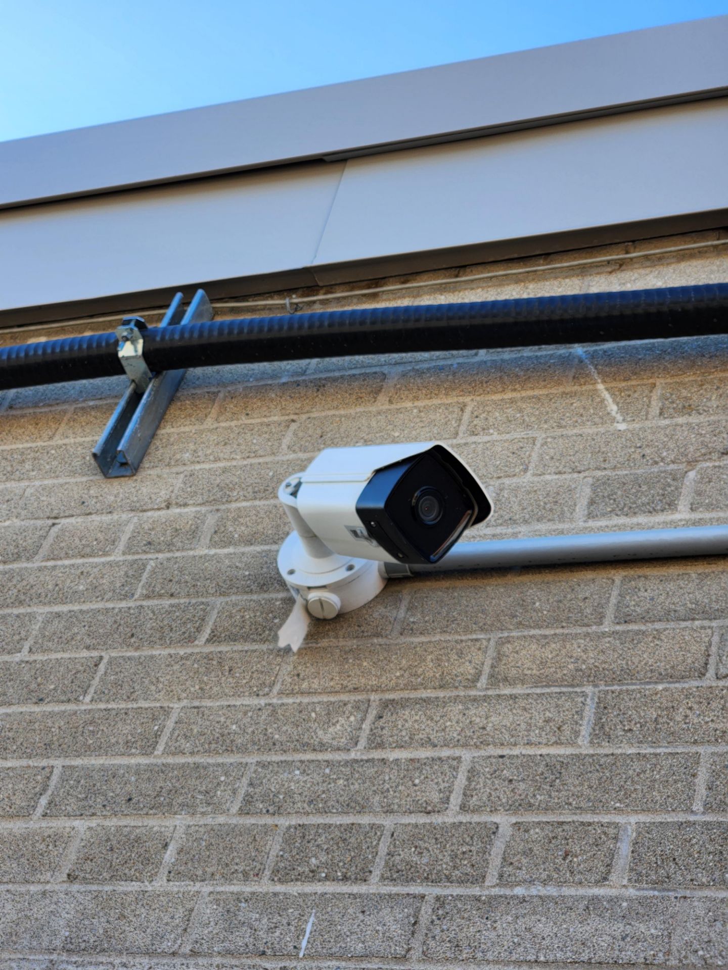 Lot of Surveillance System w/ (approx 23) Cameras and NVR (cameras are wall mounted throughout - Image 5 of 6