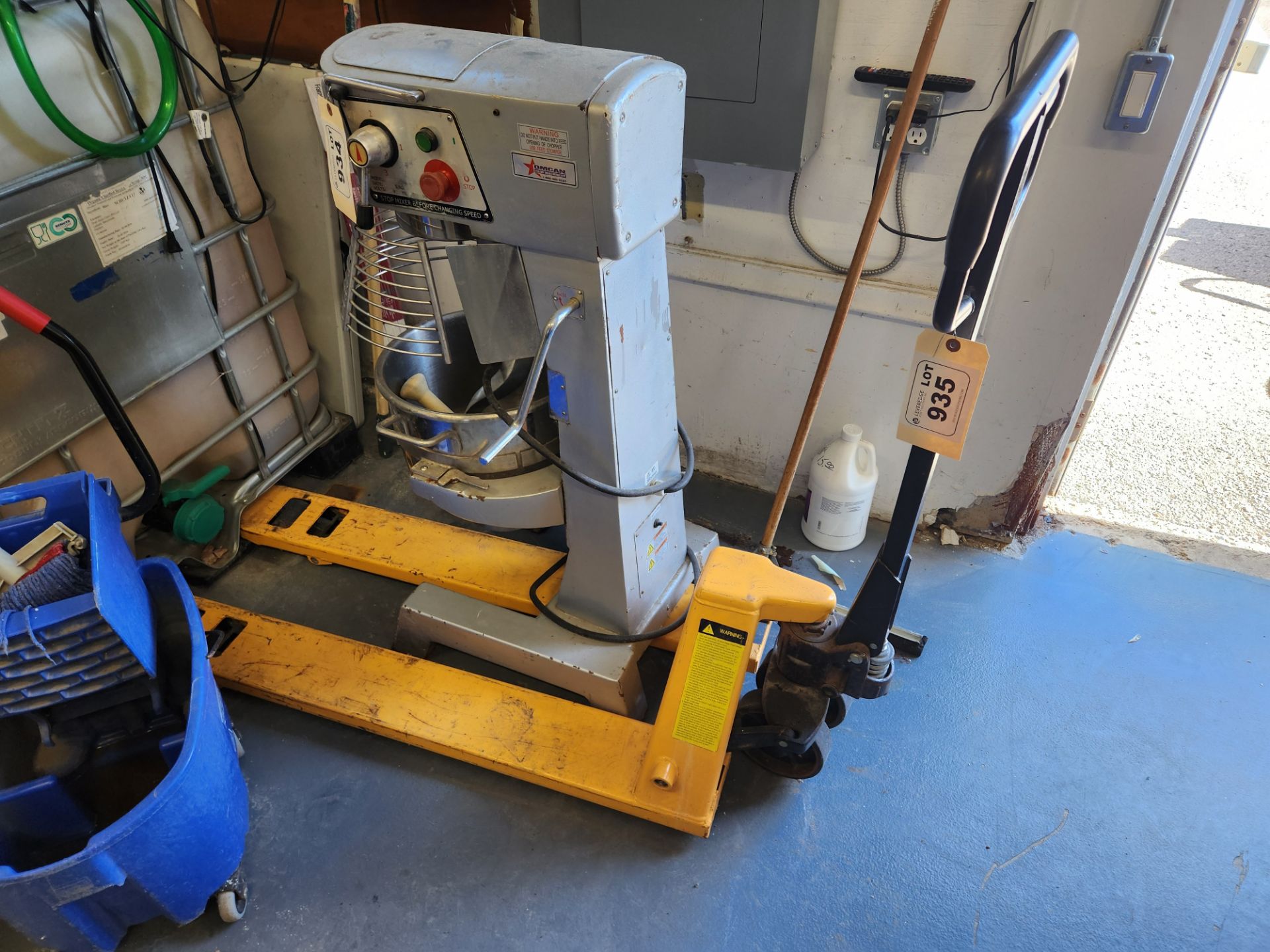 Uline H-1193 Narrow Fork Pallet Jack