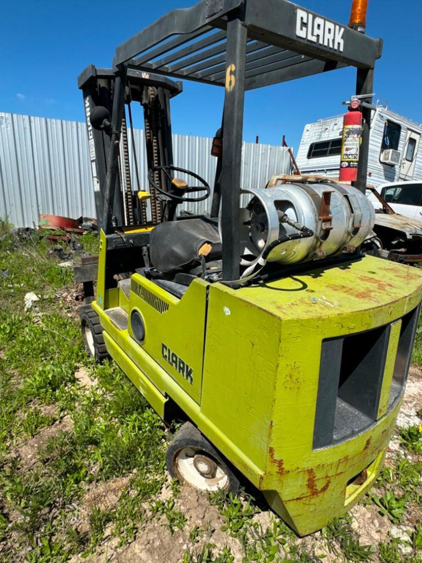 Clark Fork Lift - Image 3 of 19