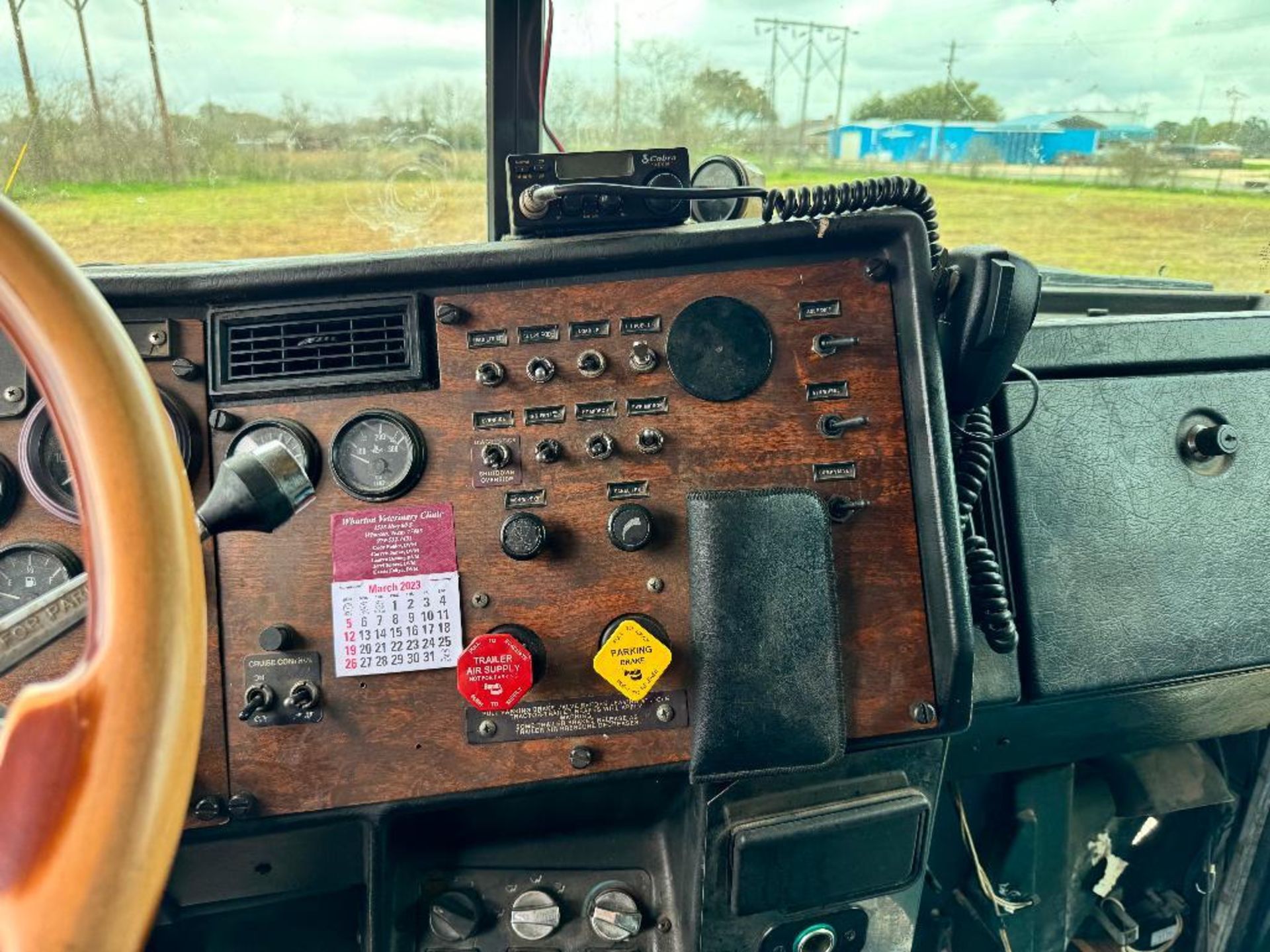 1999 Peterbilt 377 - Image 37 of 71