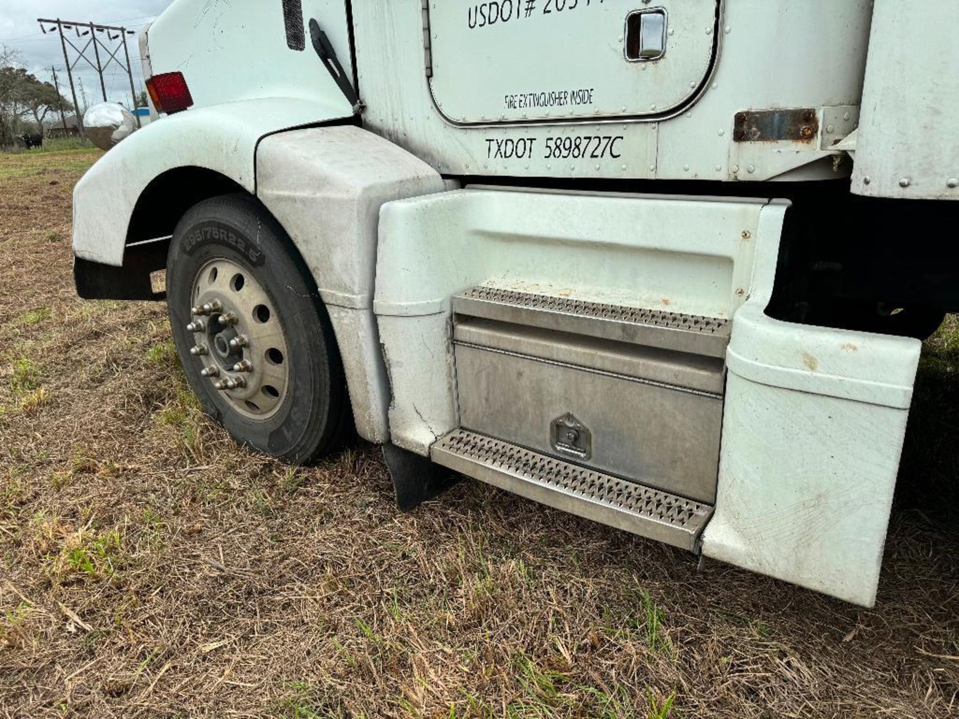 1999 Peterbilt 377 - Image 64 of 71