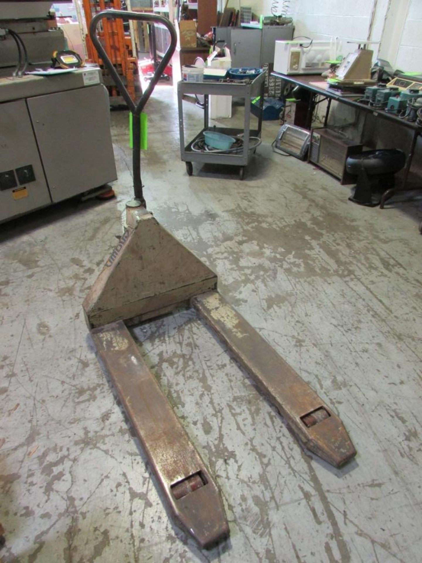 Crown PT-27x48 4500-Lb. Pallet Jack - Image 3 of 3