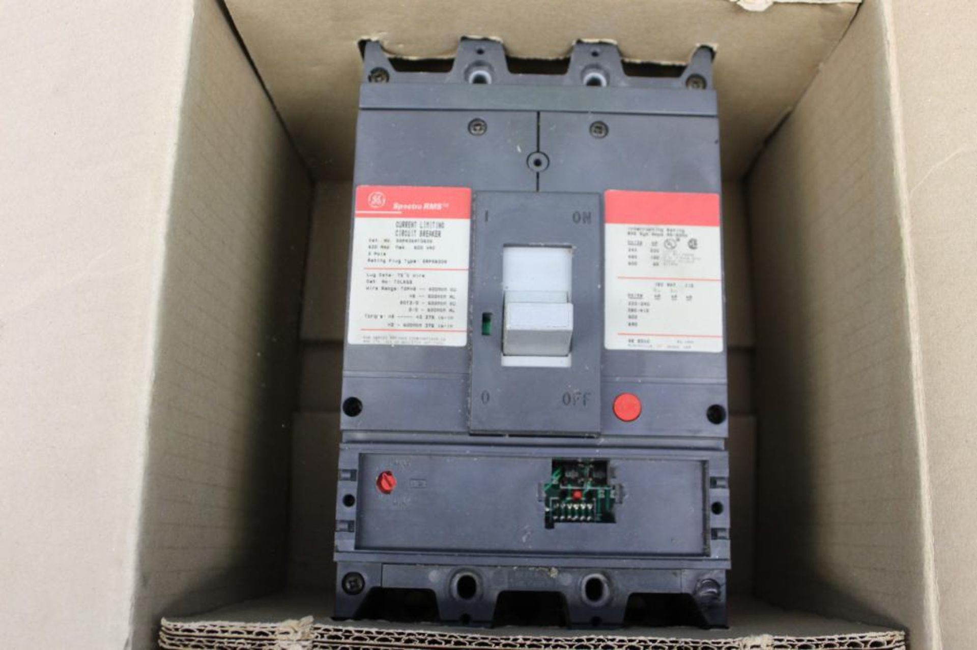 GE Spectra RMS Current Limiting Circuit Breaker - Image 3 of 3