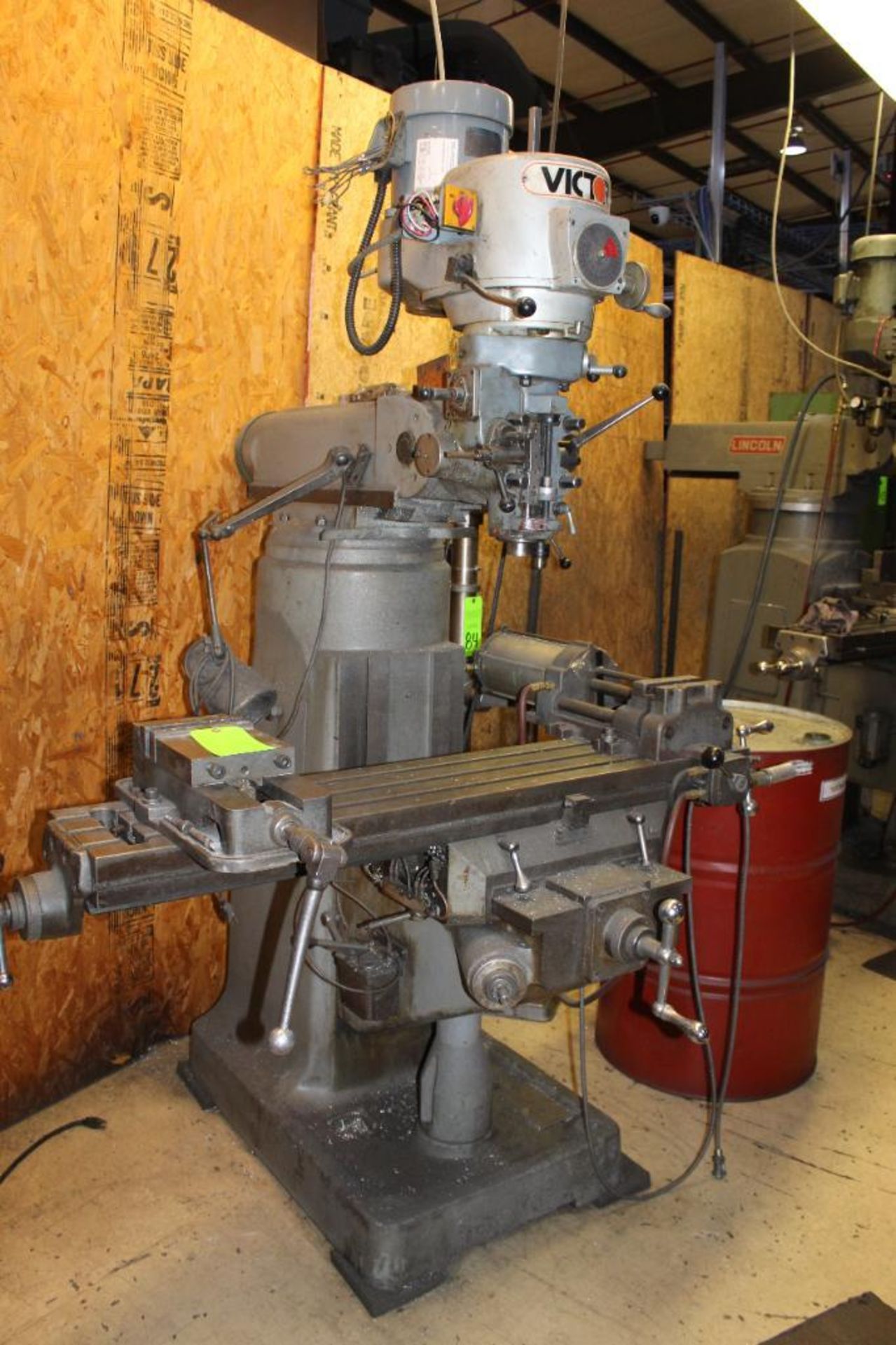 Victor Knee Mill Model CD2VS W/ AcuRite Millmate and 12" Rotary Table Bridgeport News