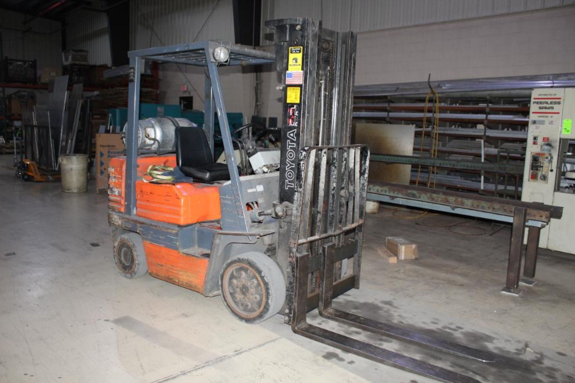 Toyota 4000LB. Propane Forklift Triple Stage Mast Model 5FG025 With 4'Forks - Delayed Removal